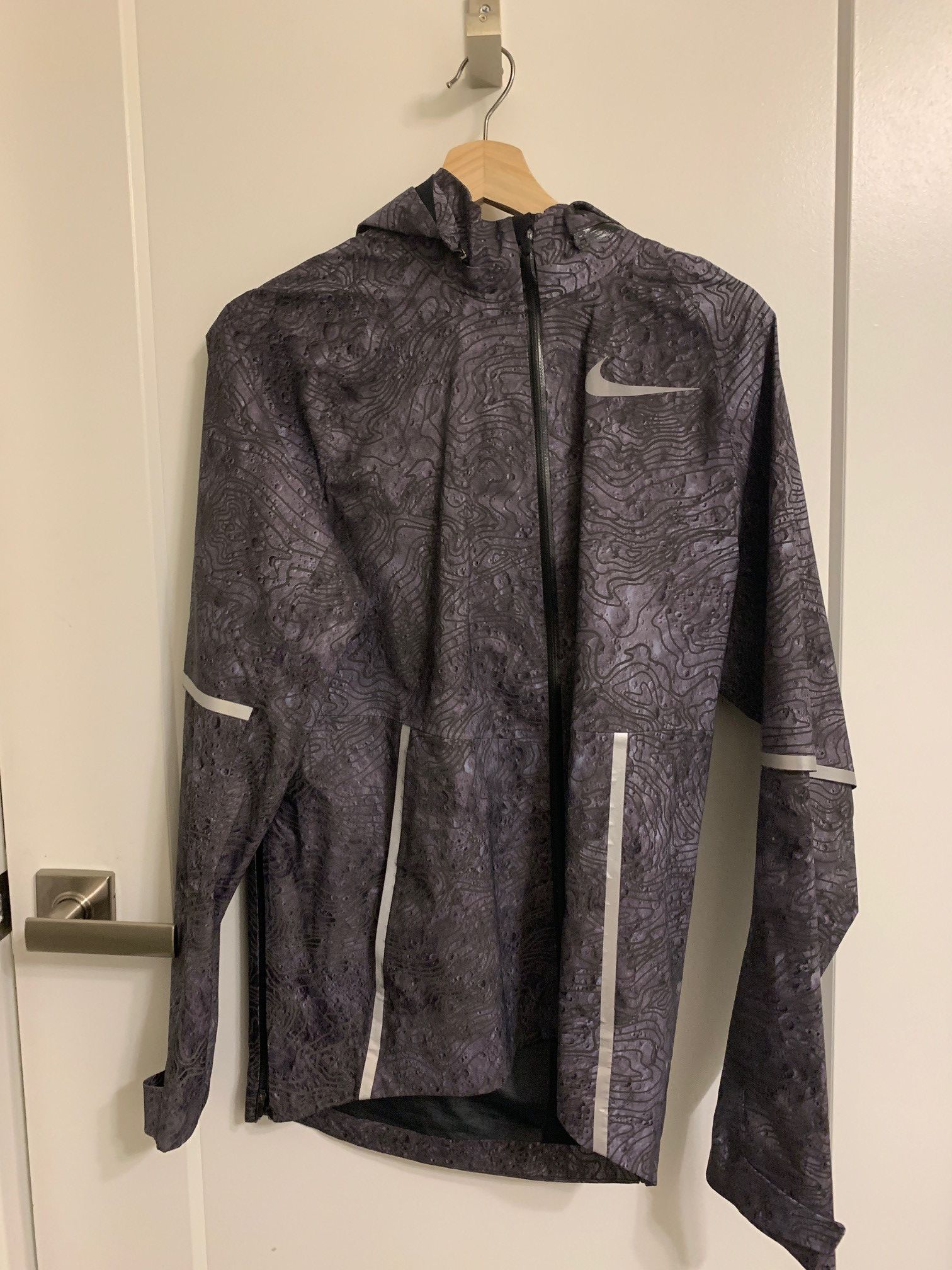 Nike solstice running jacket best sale