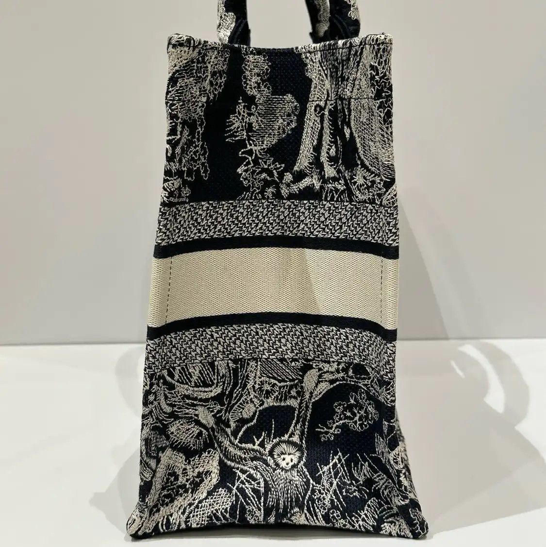 Dior DIOR Book Tote Medium blue canvas embroidery jacquard handbag Size ONE SIZE - 3 Thumbnail