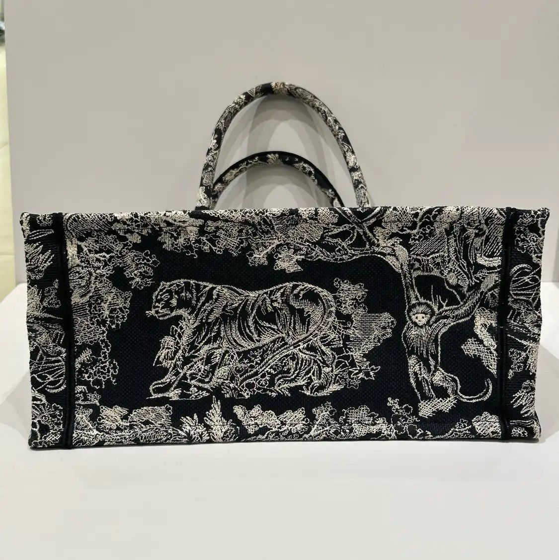 Dior DIOR Book Tote Medium blue canvas embroidery jacquard handbag Size ONE SIZE - 4 Thumbnail
