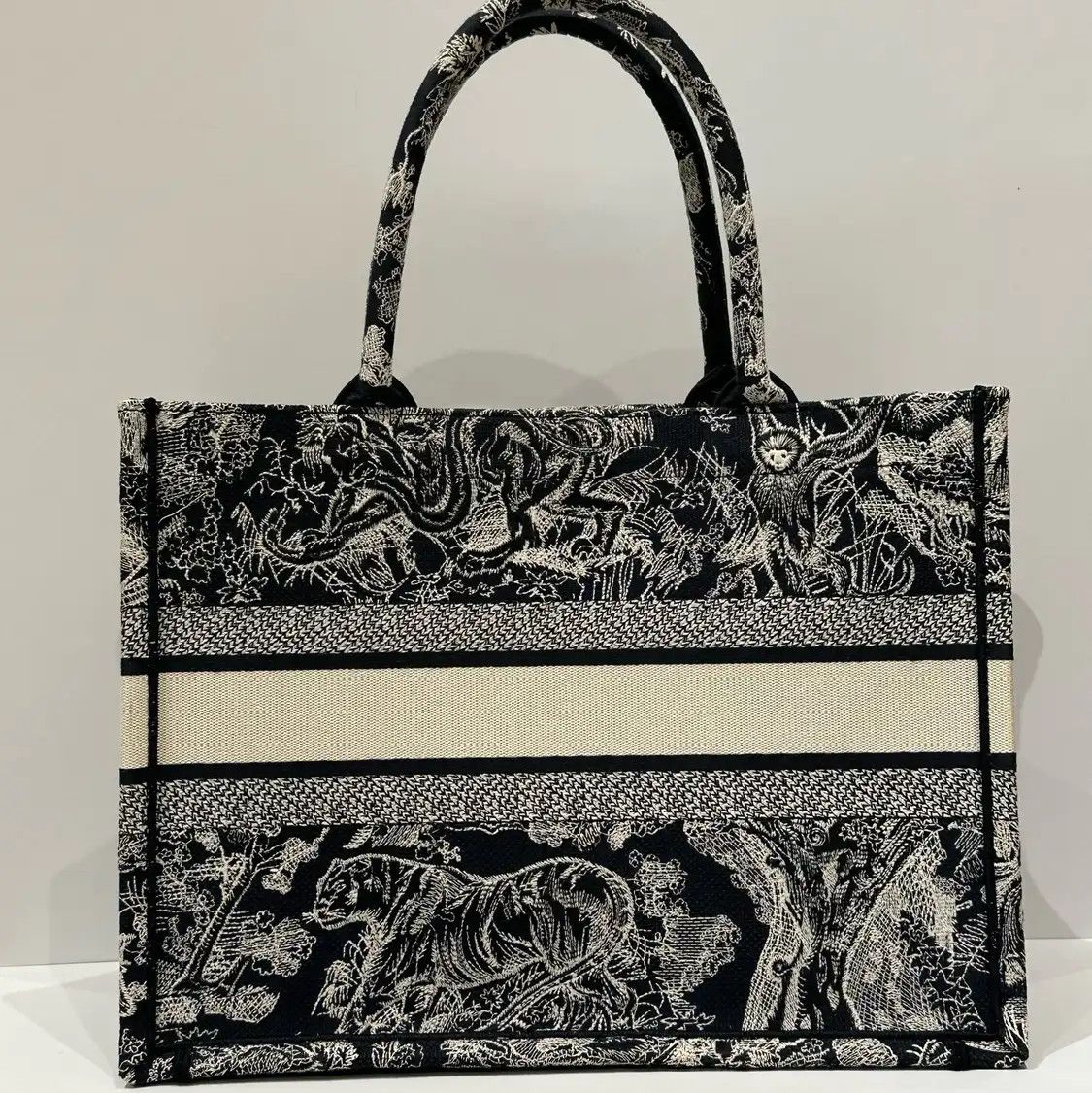 Dior DIOR Book Tote Medium blue canvas embroidery jacquard handbag Size ONE SIZE - 2 Thumbnail