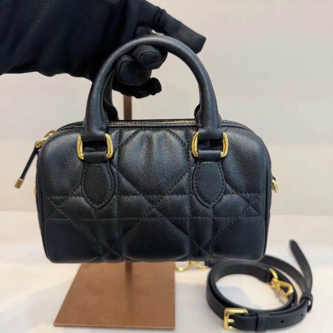 Dior DIOR Groove mini black cowhide leather rattan plaid quilted Boston bag crossbody Size ONE SIZE - 4 Thumbnail