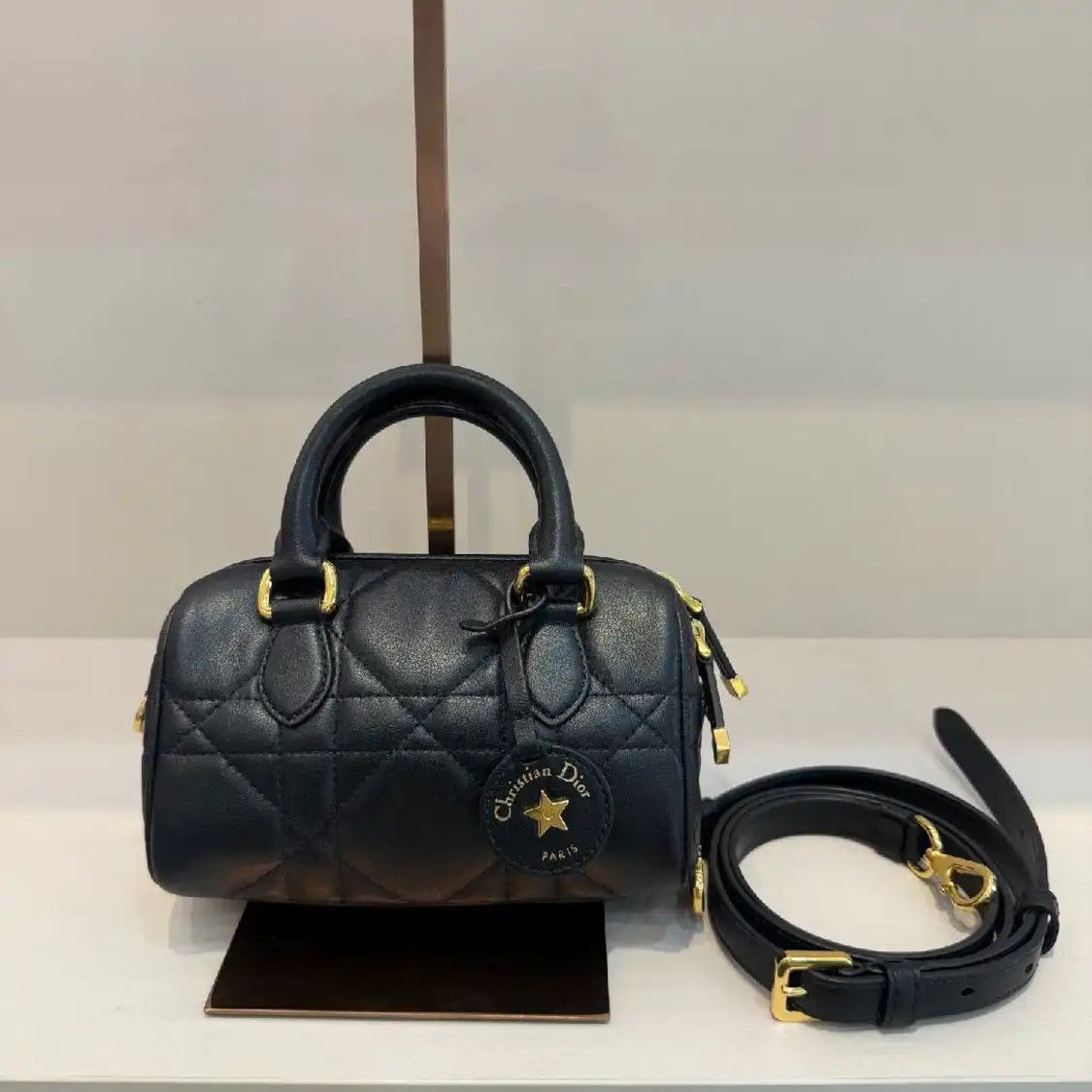 Dior DIOR Groove mini black cowhide leather rattan plaid quilted Boston bag crossbody Size ONE SIZE - 2 Thumbnail