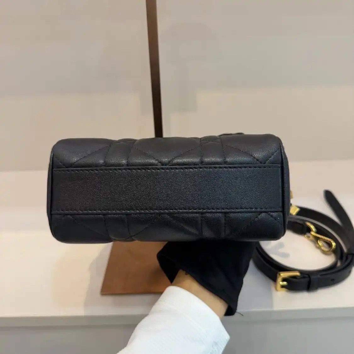 Dior DIOR Groove mini black cowhide leather rattan plaid quilted Boston bag crossbody Size ONE SIZE - 7 Thumbnail