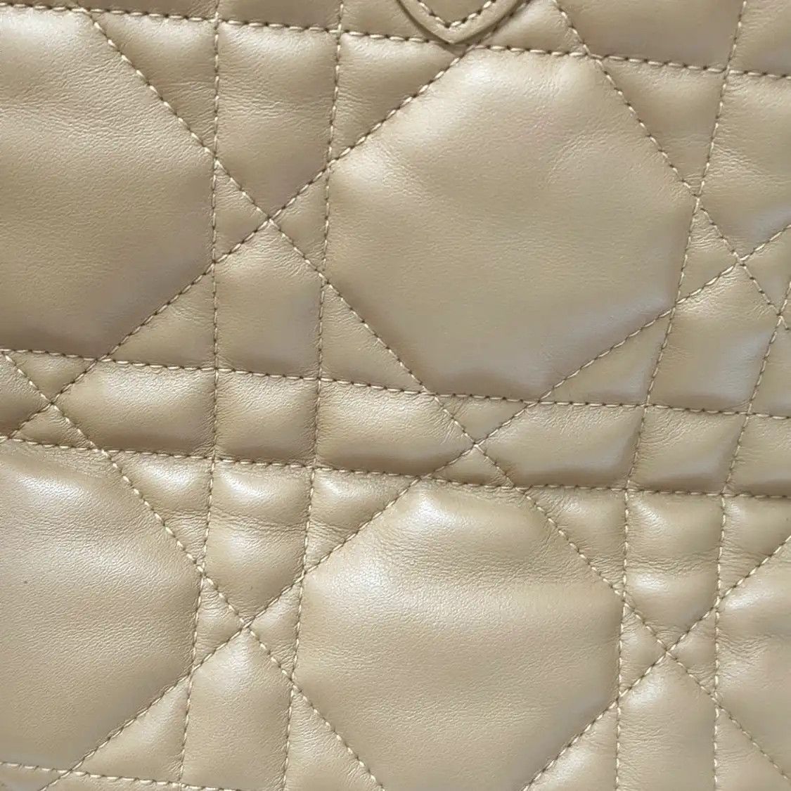 Dior DIOR Toujours Medium gold cowhide leather rattan plaid quilted handbag gold hard Size ONE SIZE - 9 Thumbnail