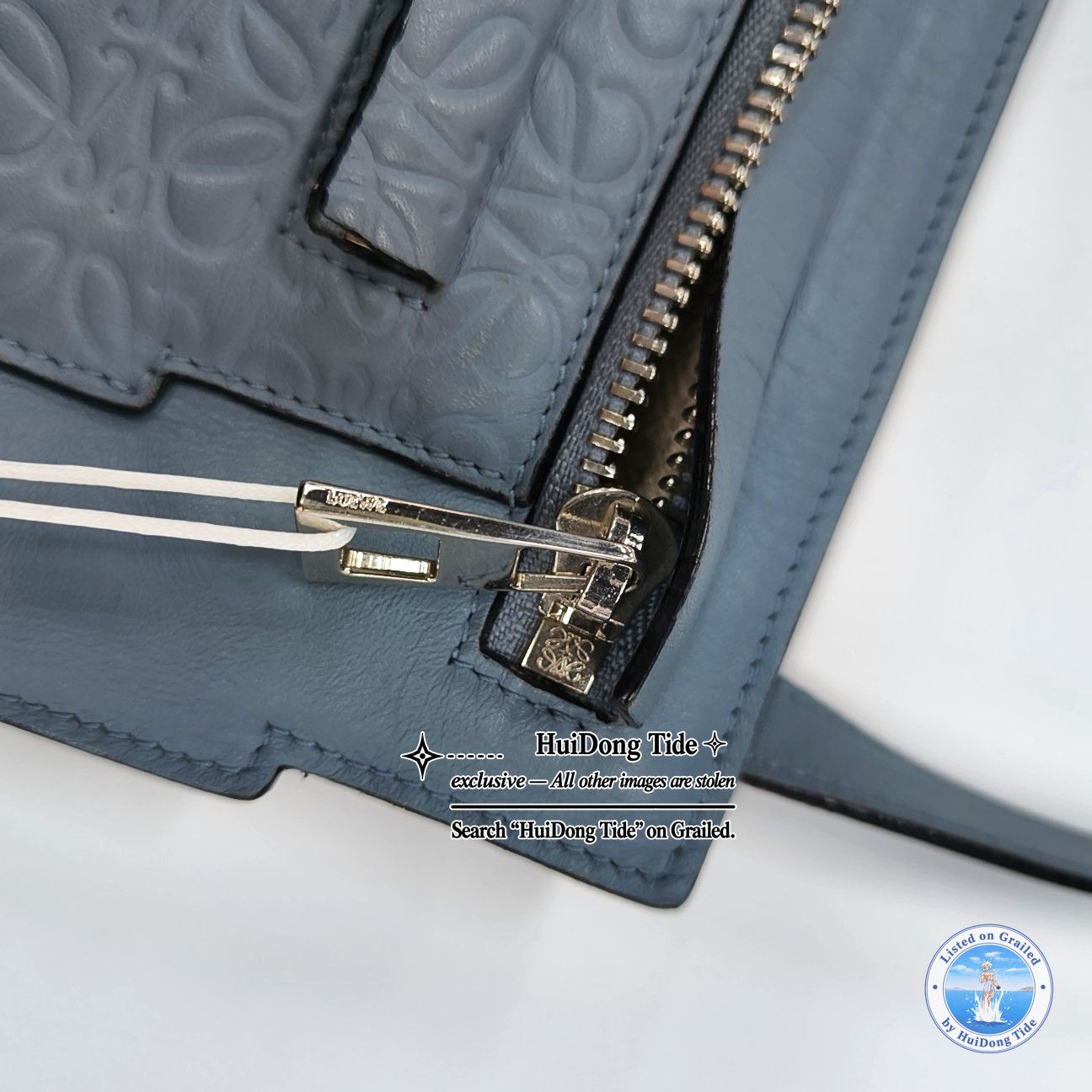 Loewe Loewe Blue Embossed Leather T Pouch Shoulder Bag Size ONE SIZE - 12 Thumbnail