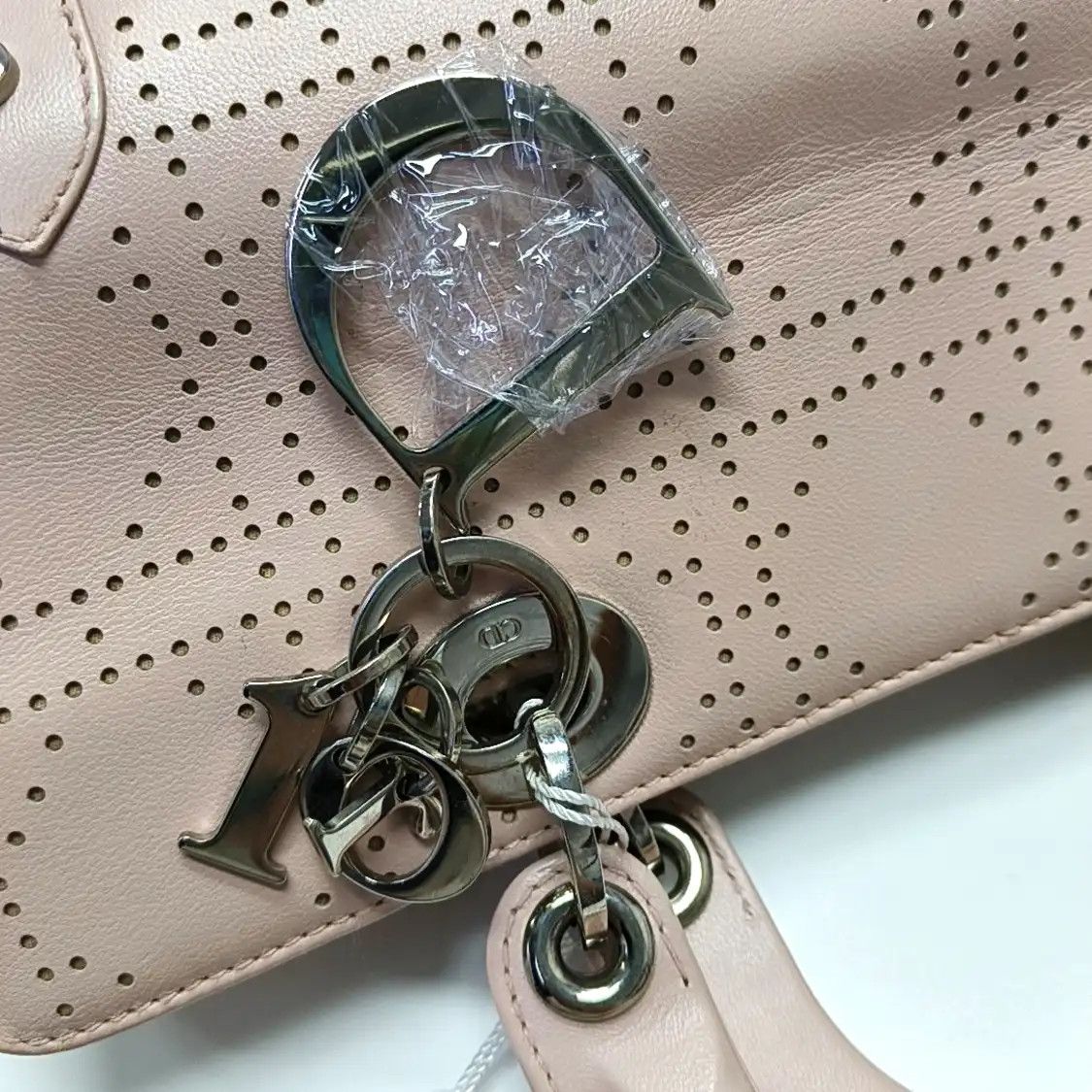 Dior DIOR Lady D-Joy Medium pink cowhide leather rattan plaid cutout Lady Dior bag sh Size ONE SIZE - 9 Thumbnail