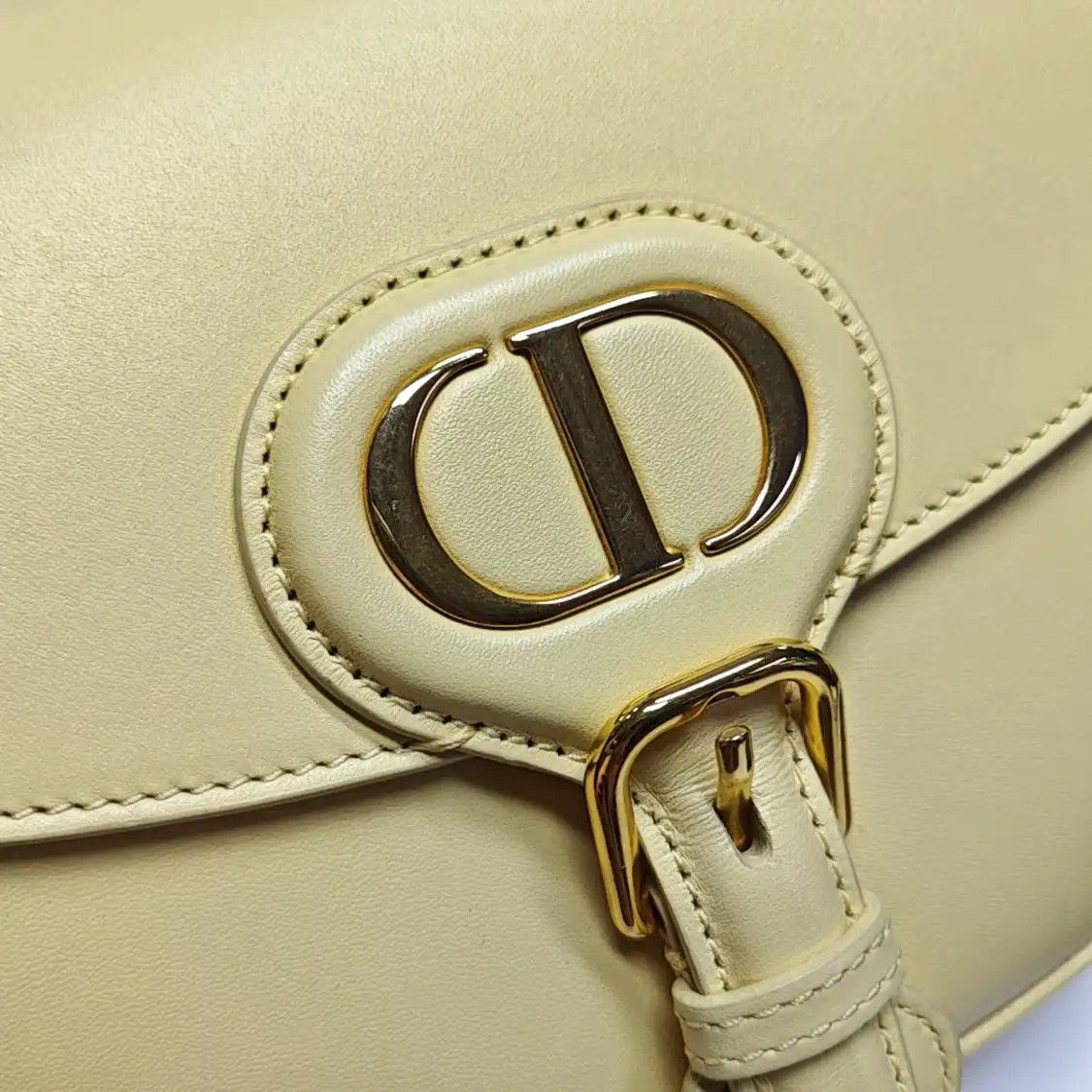 Dior DIOR Bobby Small light yellowcowhide leather shoulder bag handbag crossbody bag Size ONE SIZE - 9 Thumbnail