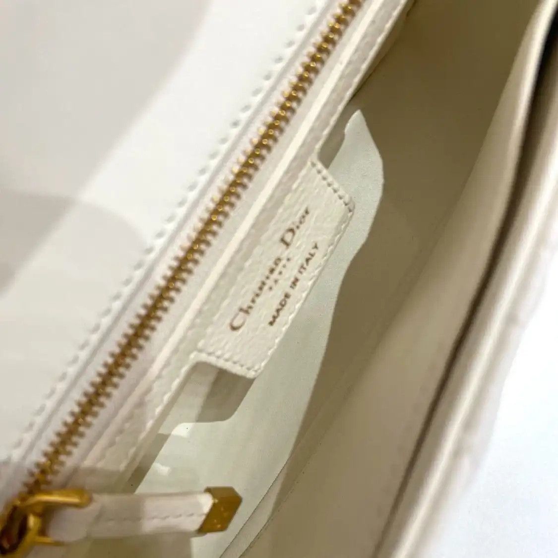 Dior DIOR Caro Small white sheepskin rattan plaid quilted crossbody bag Size ONE SIZE - 5 Thumbnail