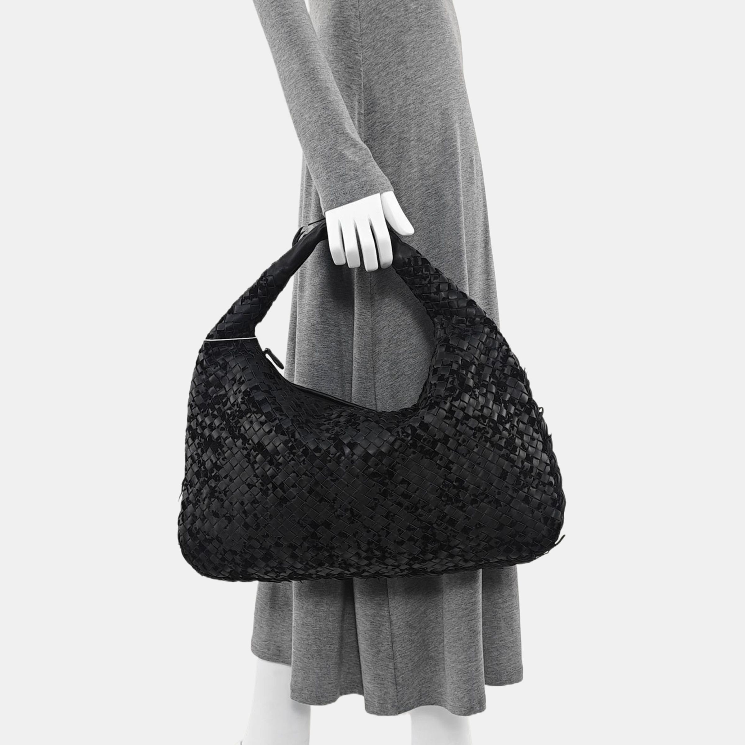 Bottega Veneta Bottega Veneta Intrecciato Black Leather Shoulder Bag Size ONE SIZE - 2 Thumbnail