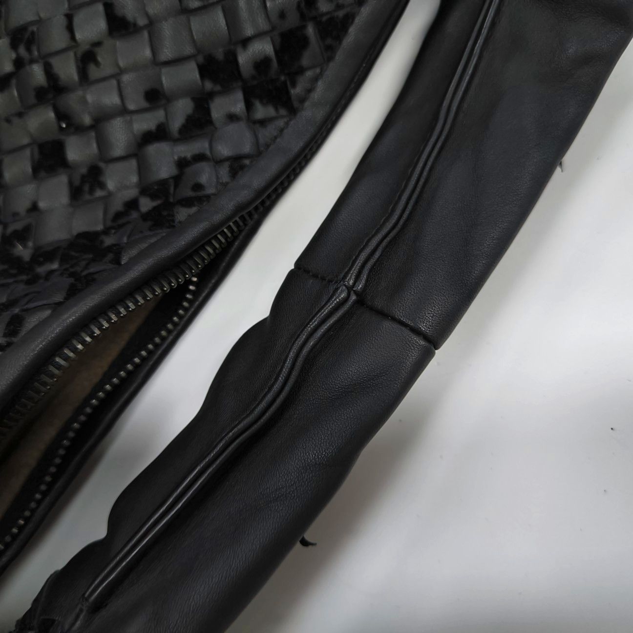 Bottega Veneta Bottega Veneta Intrecciato Black Leather Shoulder Bag Size ONE SIZE - 8 Thumbnail