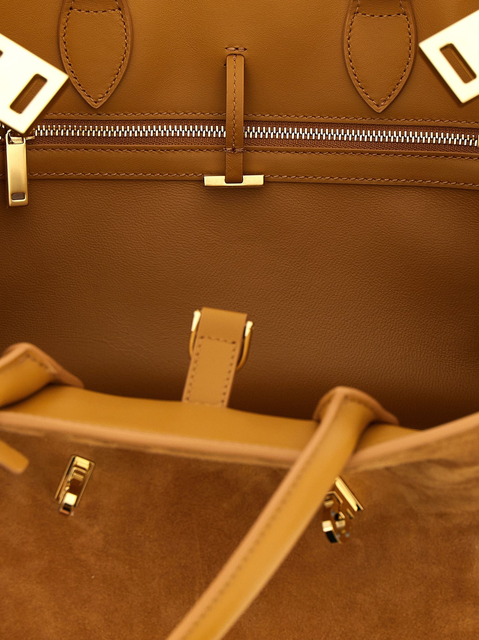Salvatore Ferragamo 'Hug Th S' Handbag Size ONE SIZE - 4 Thumbnail