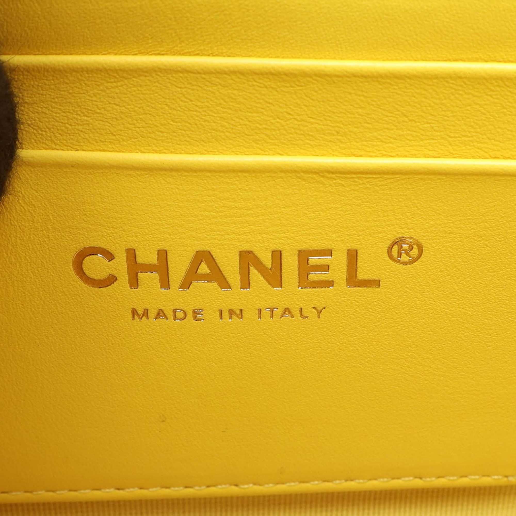Chanel Quilted Caviar Handy Box Vanity Case with Chain Size ONE SIZE - 4 Thumbnail