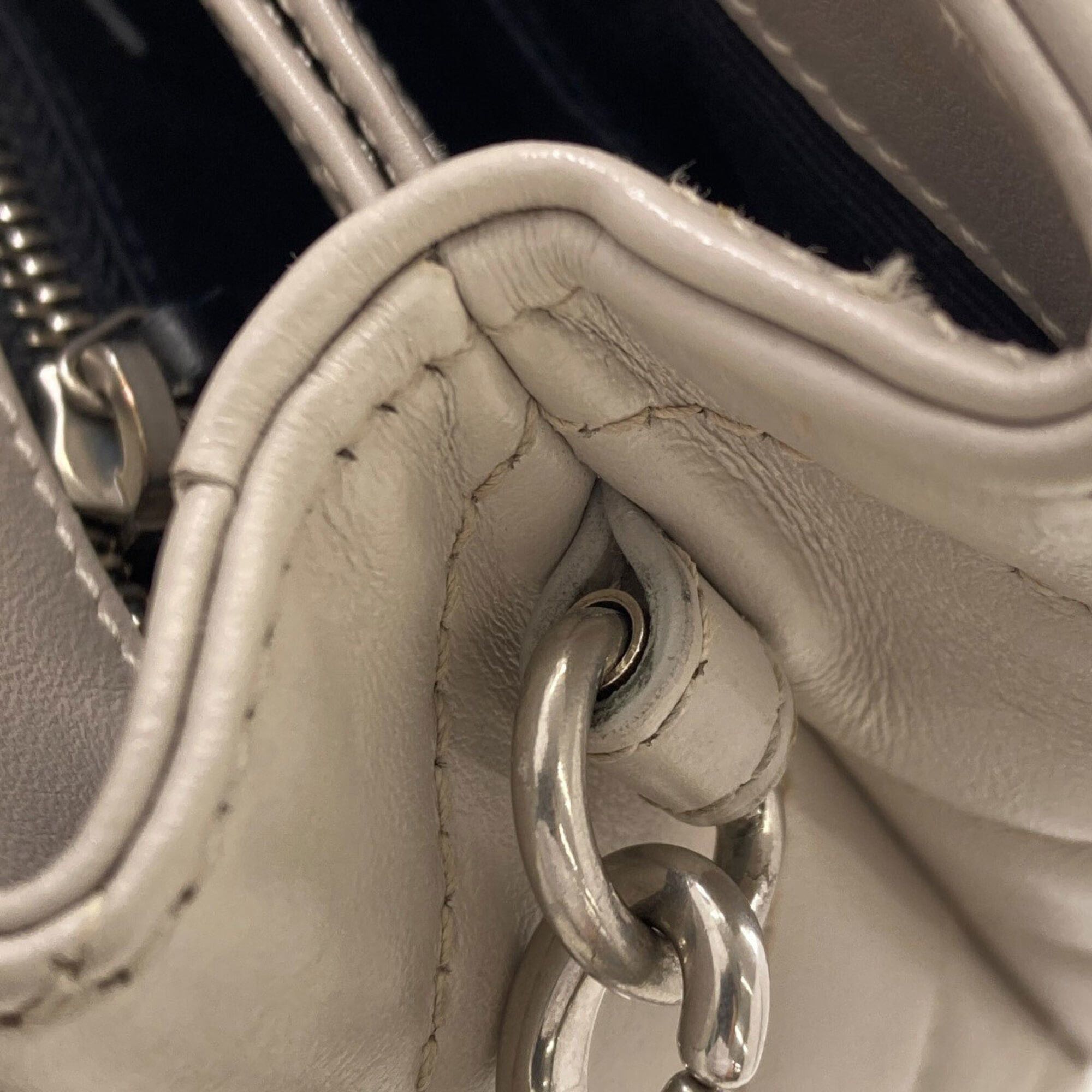 Yves Saint Laurent Yves Saint Laurent Loulou Toy Bag Shoulder Calfskin Women's YVES SAINT LAURENT Size ONE SIZE - 7 Thumbnail