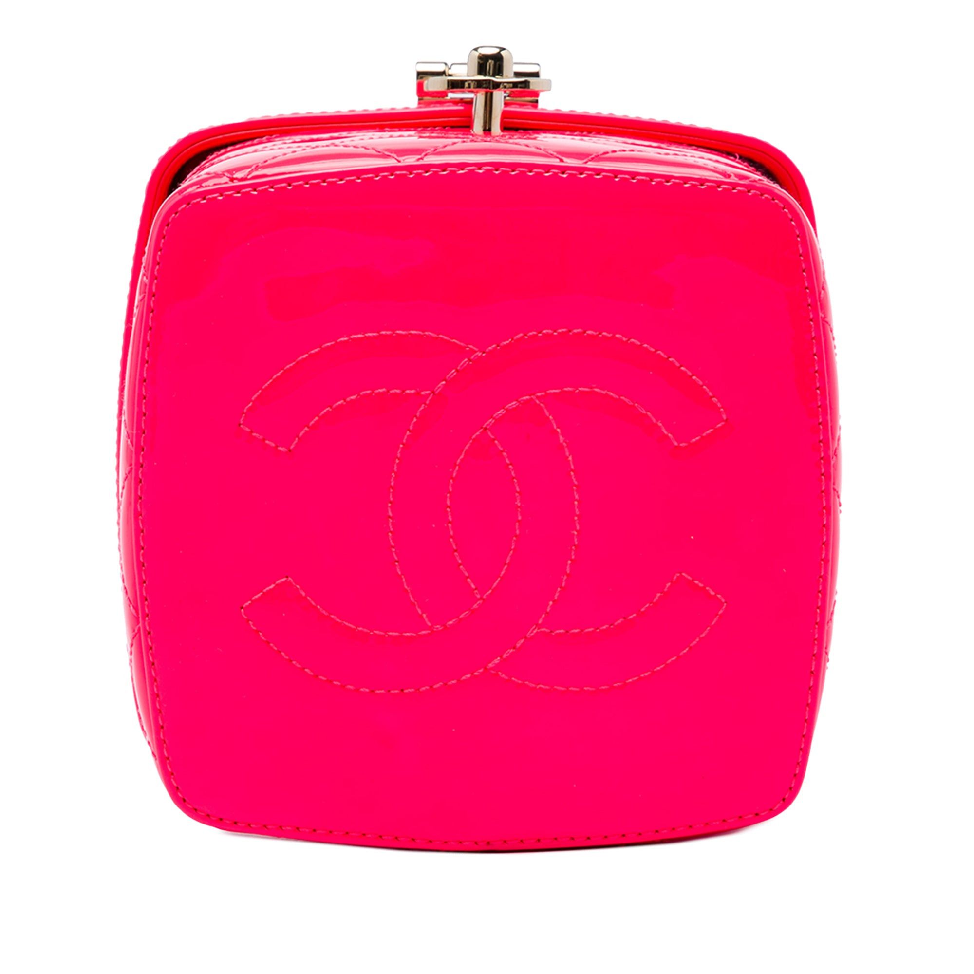 Chanel CC Quilted Patent Vanity Bag Size ONE SIZE - 3 Thumbnail