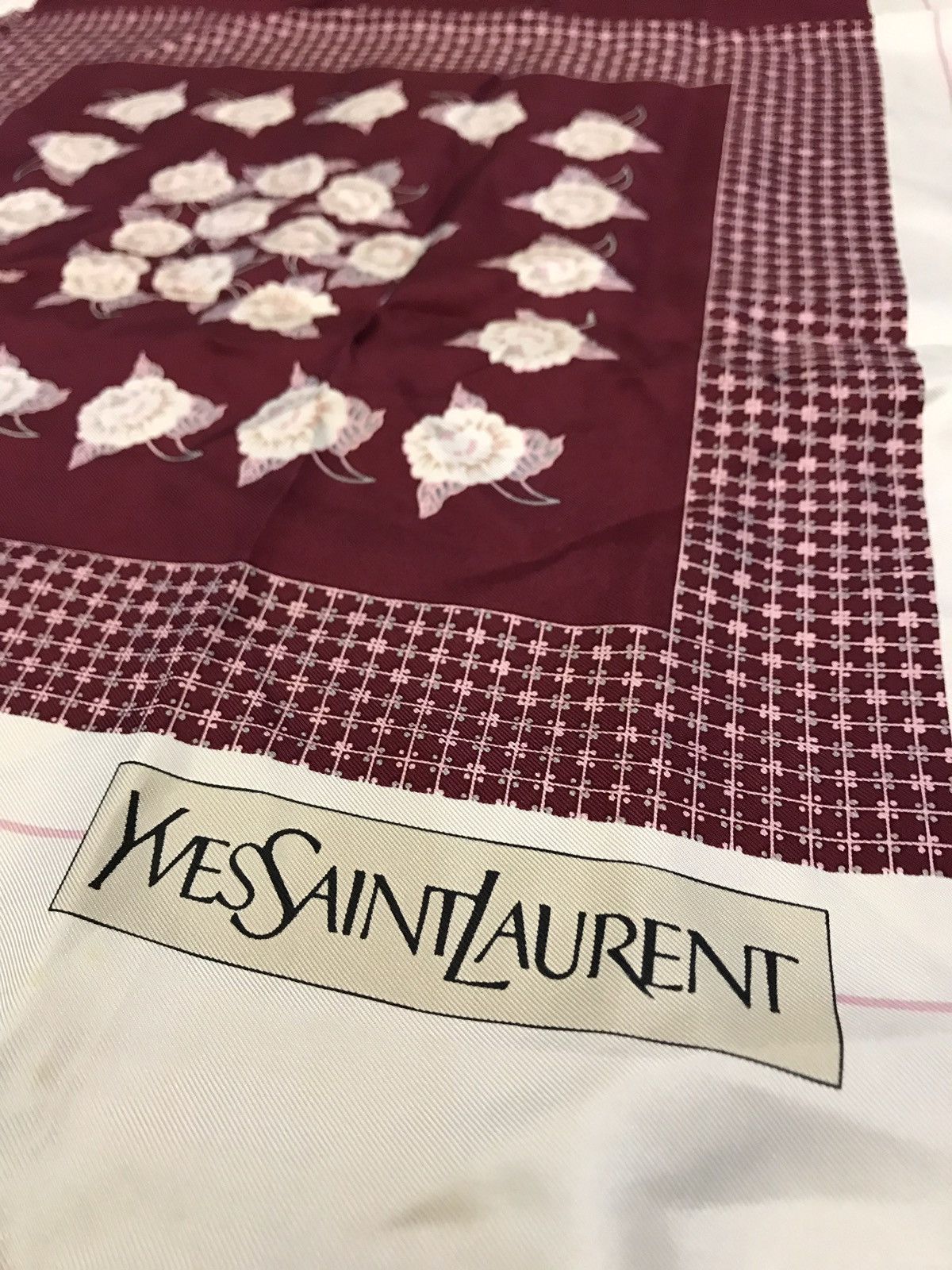 Saint Laurent Paris × Yves Saint Laurent VINTAGE YVES SAINT LAURENT SILK SCARF FLORAL PATTERN Size 30 - 2 Thumbnail
