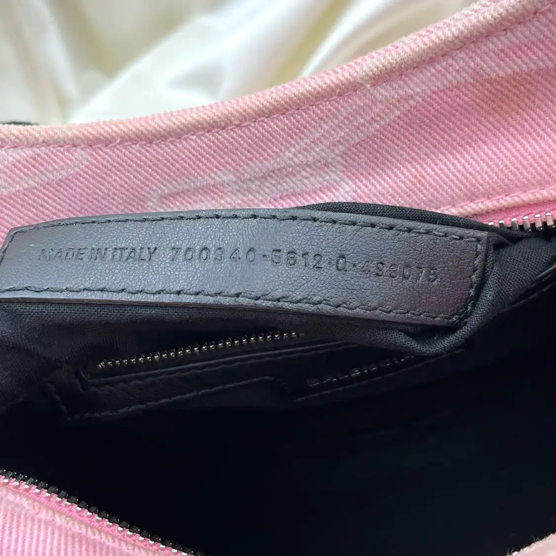 Balenciaga BALENCIAGA Neo Cagole City ultra Small pink sheepskin stud fringe Motorcycle cro Size ONE SIZE - 8 Thumbnail