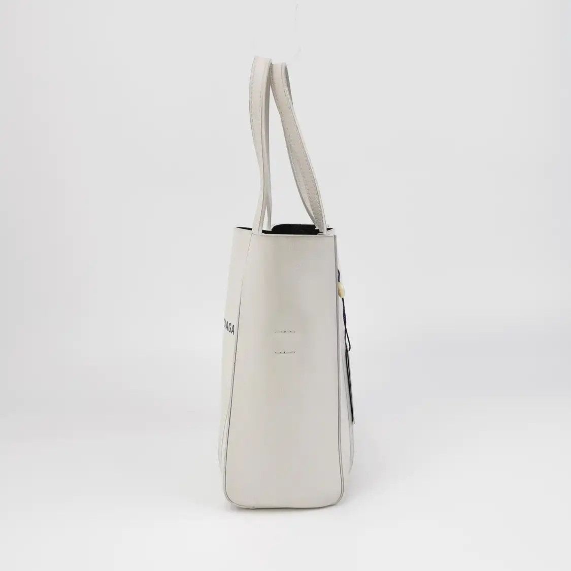 Balenciaga BALENCIAGA Everyday ultra Small white cowhide leather print crossbody bag detach Size ONE SIZE - 2 Thumbnail