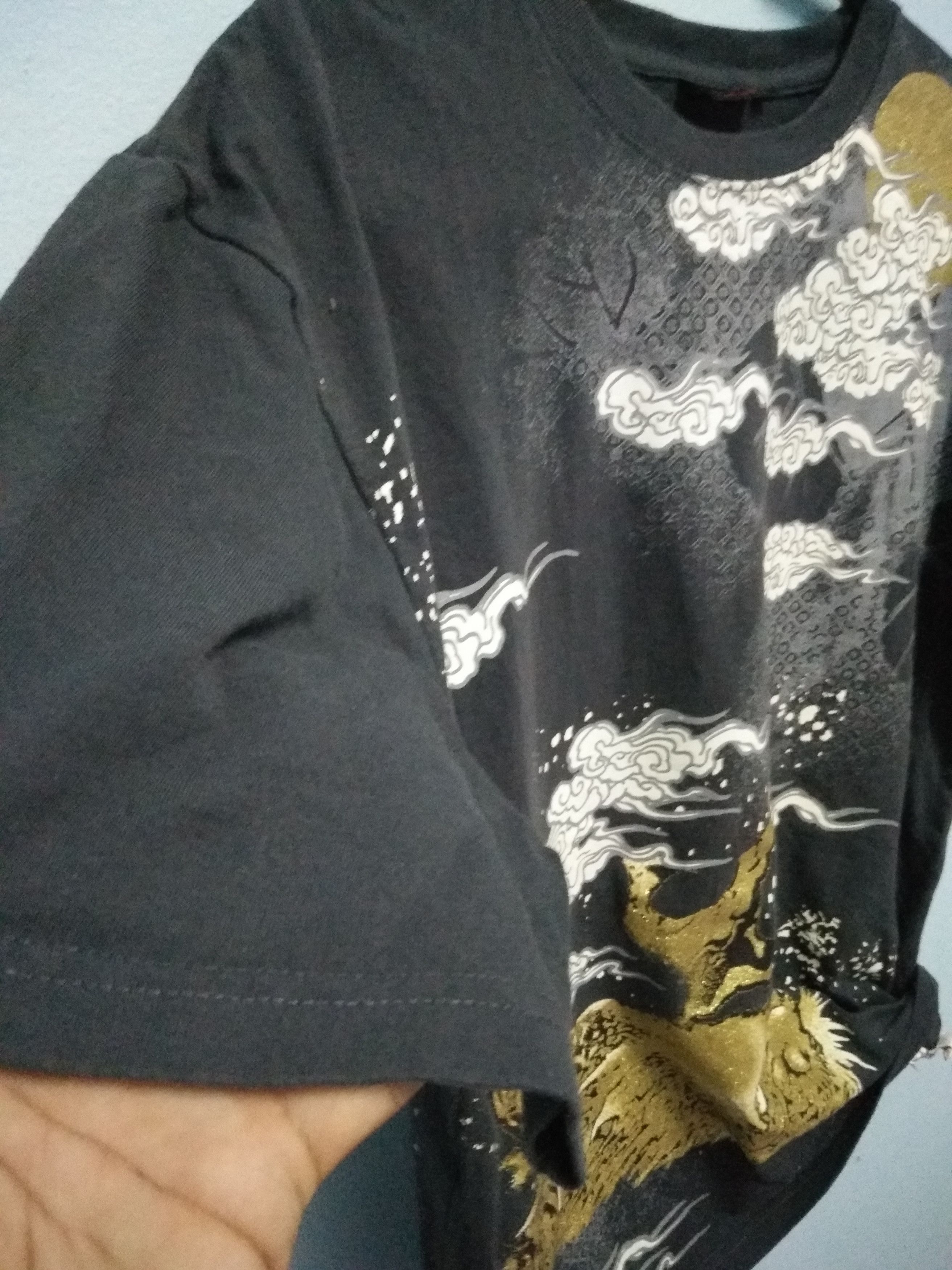 Japanese Brand Rare Japanese Dragon Gold Overprint Tshirt Size US XL / EU 56 / 4 - 8 Thumbnail