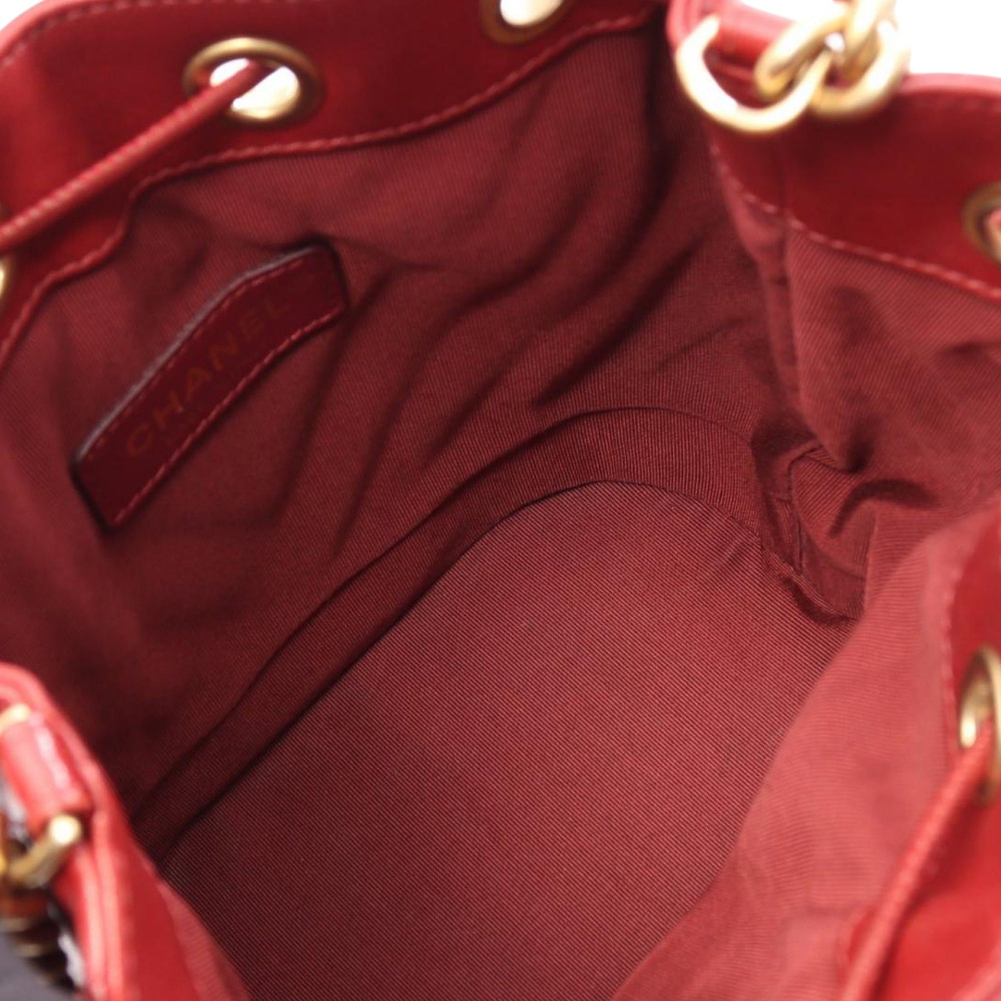 Chanel Paris Cosmopolite Small Chevron Lambskin Bucket Bag Size ONE SIZE - 3 Thumbnail