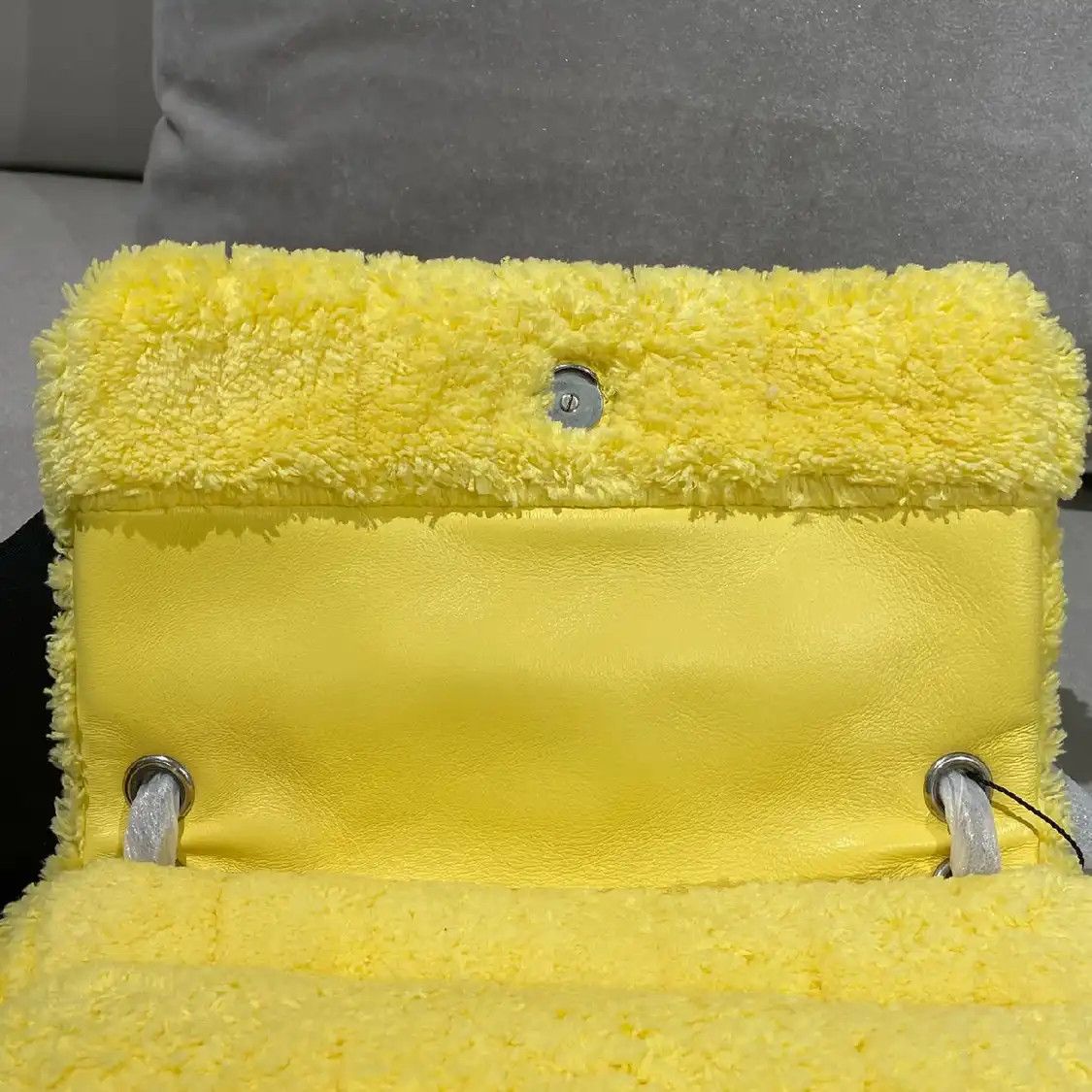 Balenciaga BALENCIAGA Monaco Small yellow fabric flap bag shoulder bag Size ONE SIZE - 8 Thumbnail