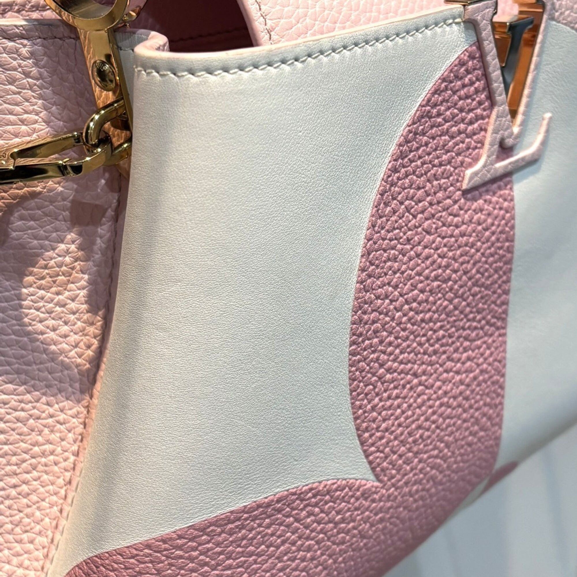 Louis Vuitton Louis Vuitton Capucines BB Giant Monogram Flower Pink x White M59532 LOUIS VUITTON Size ONE SIZE - 9 Thumbnail