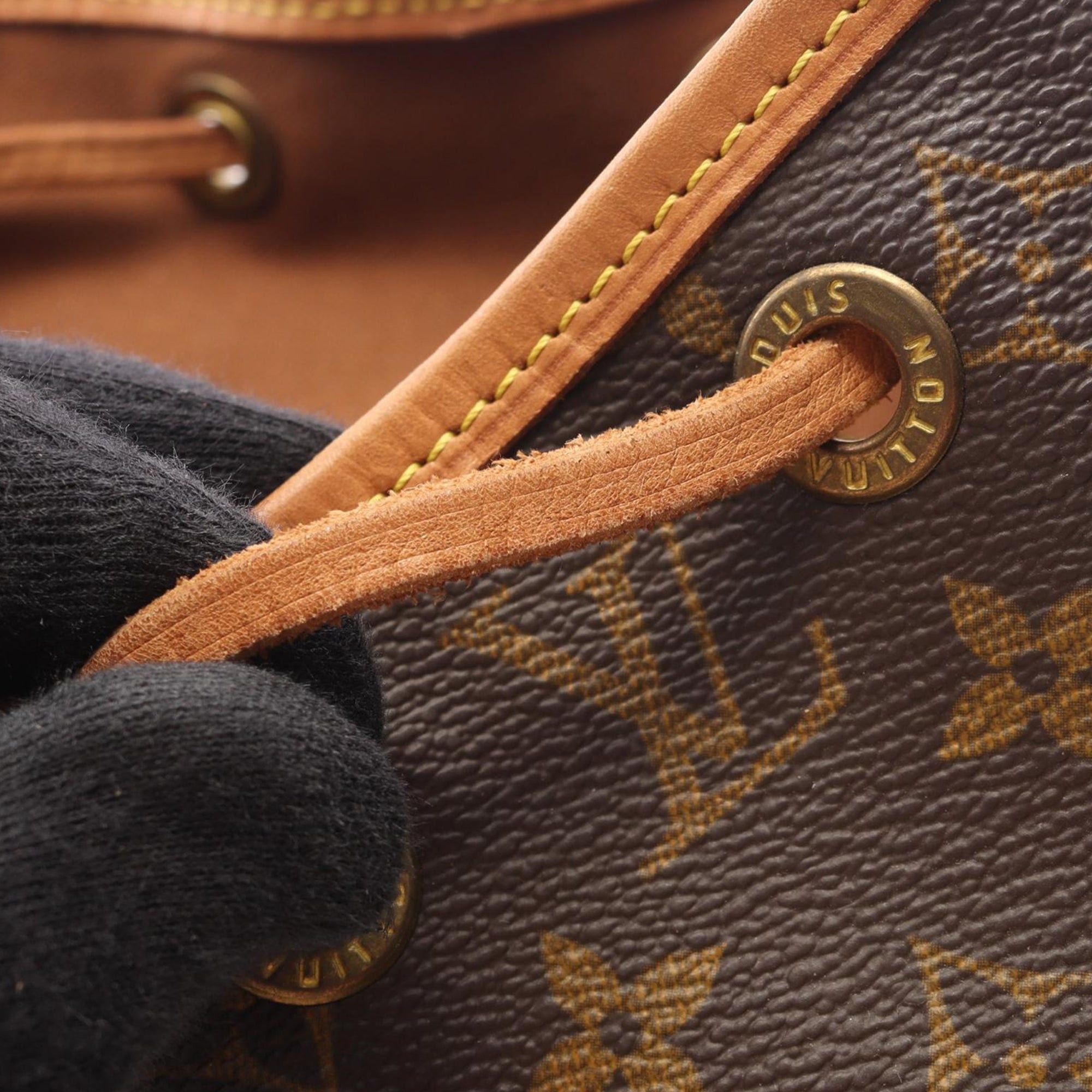 Louis Vuitton Montsouris MM Size ONE SIZE - 7 Thumbnail