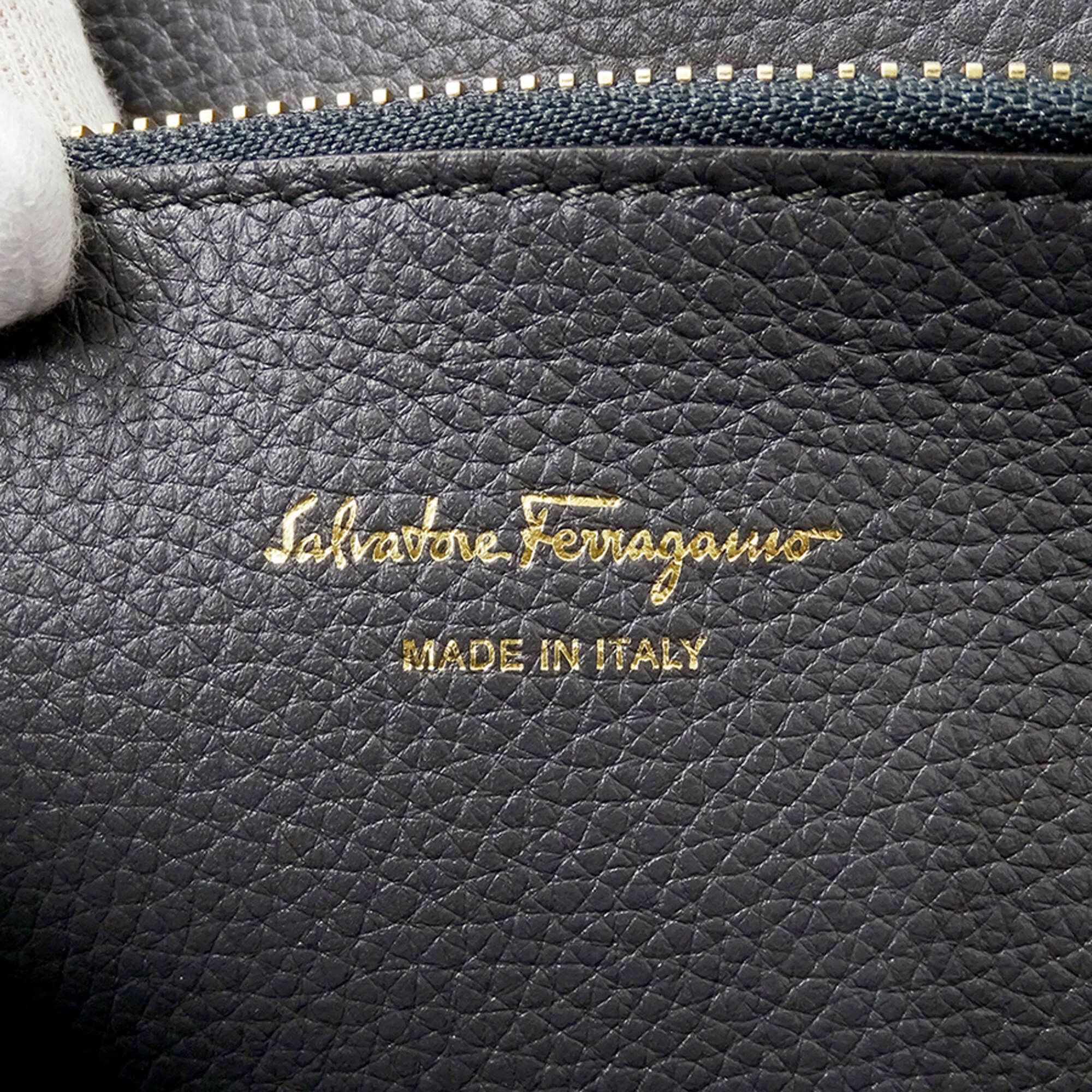 Salvatore Ferragamo Salvatore Ferragamo Ferragamo women's handbag, brand name, handbag/shoulder bag, 2-way, studio leather, gray. Size ONE SIZE - 6 Thumbnail