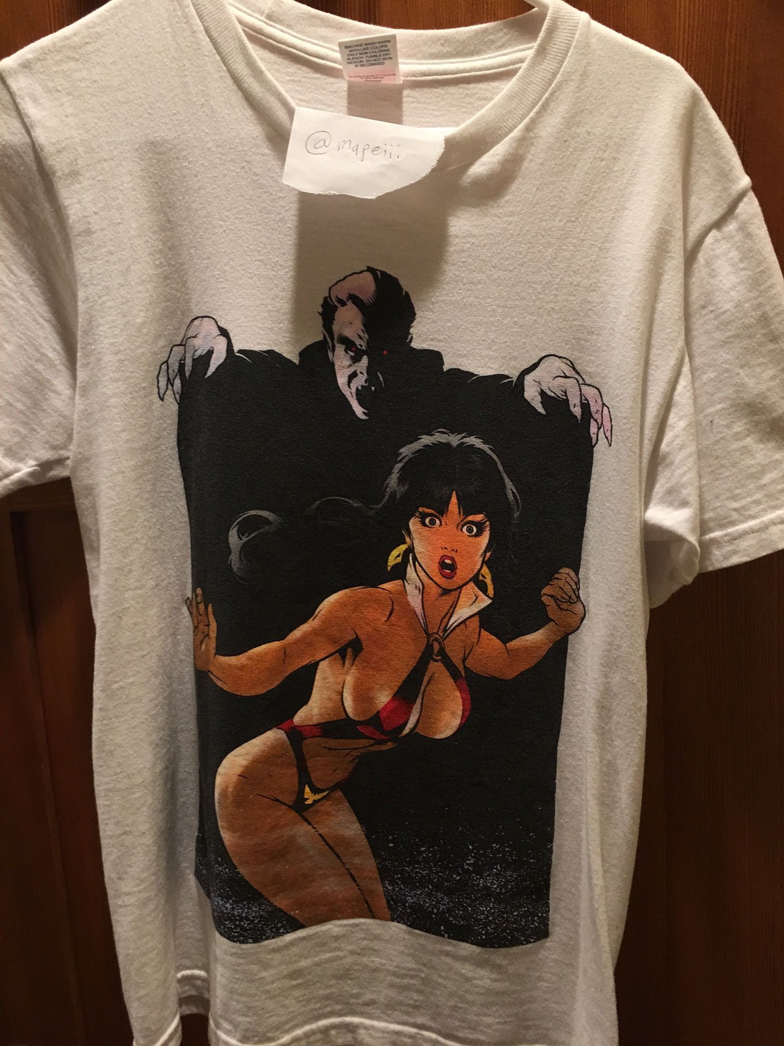 Supreme Vampirella Tee Supreme FW17 Size S | Grailed