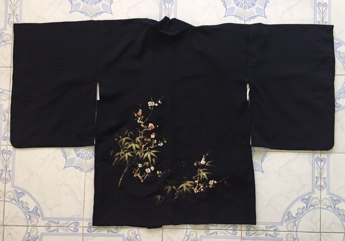 Japanese Brand Flower Decoration Japanese Kimono Size US L / EU 52-54 / 3 - 5 Thumbnail