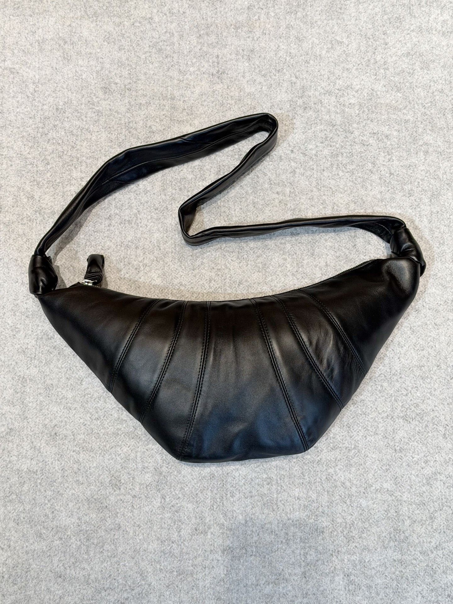 Lemaire Lemaire Black Leather Croissant Crossbody Bag Size ONE SIZE - 2 Thumbnail