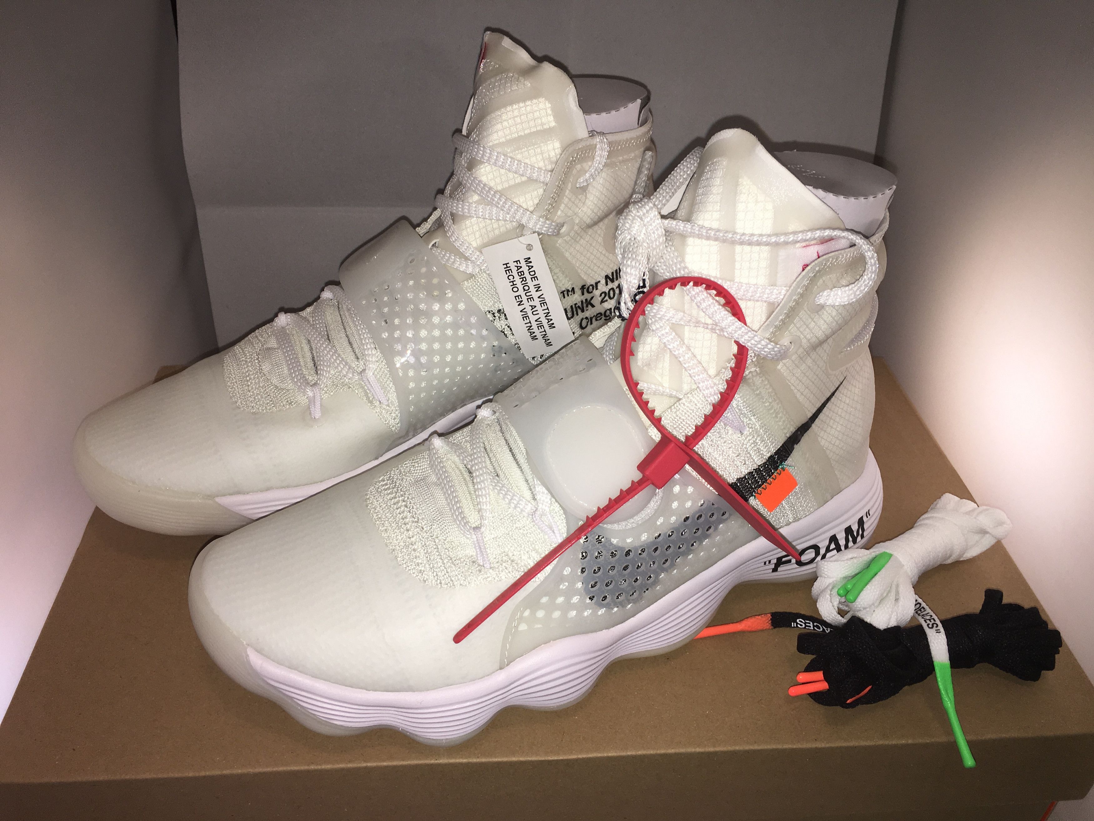 hyperdunks white