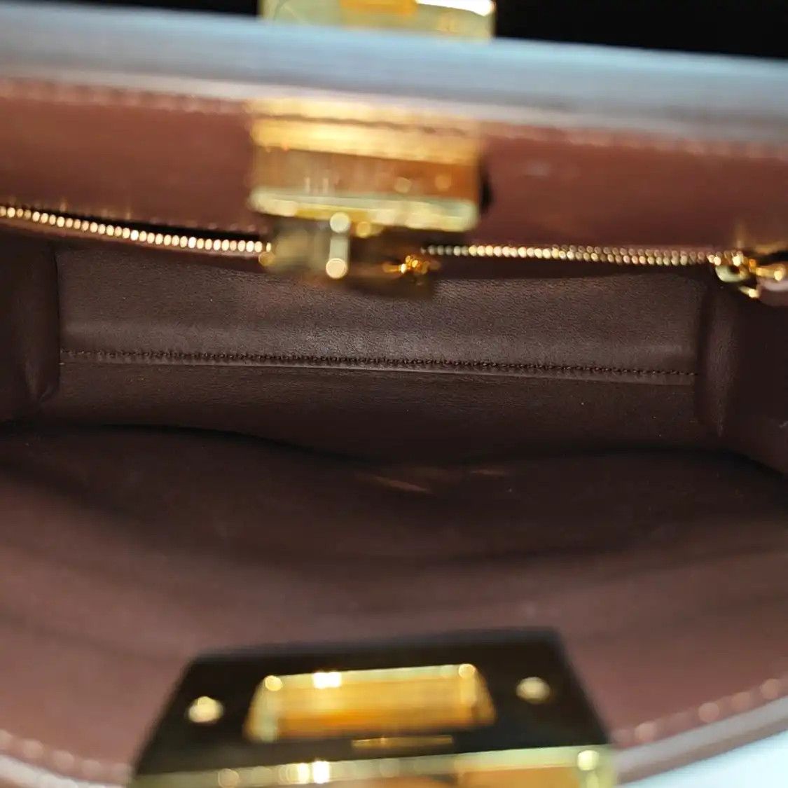 Fendi FENDI Peekaboo Essential Medium pink cowhide leather shoulder bag gold hardware Size ONE SIZE - 7 Thumbnail