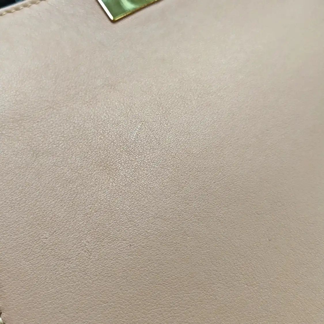 Fendi FENDI Peekaboo Essential Medium pink cowhide leather shoulder bag gold hardware Size ONE SIZE - 13 Thumbnail