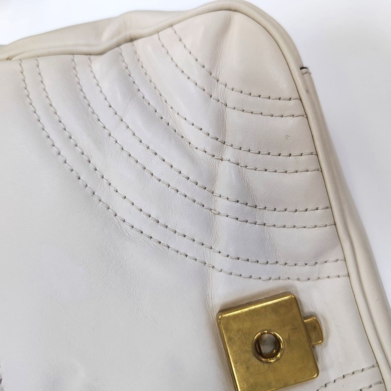 Gucci Gucci GG Marmont White Quilted Leather Shoulder Bag Size ONE SIZE - 8 Thumbnail