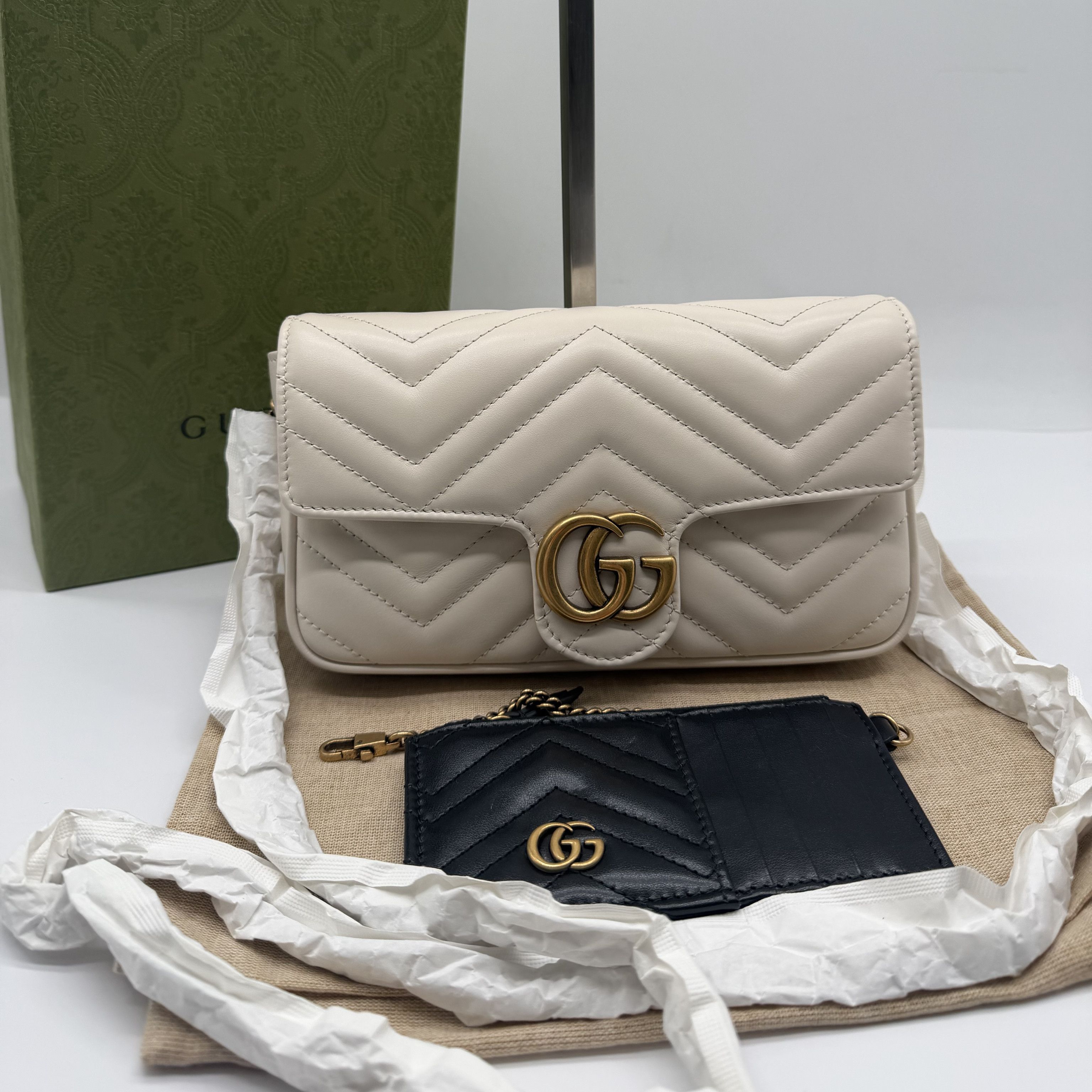 Gucci Gucci GG Marmont White Quilted Leather Shoulder Bag Size ONE SIZE - 2 Thumbnail