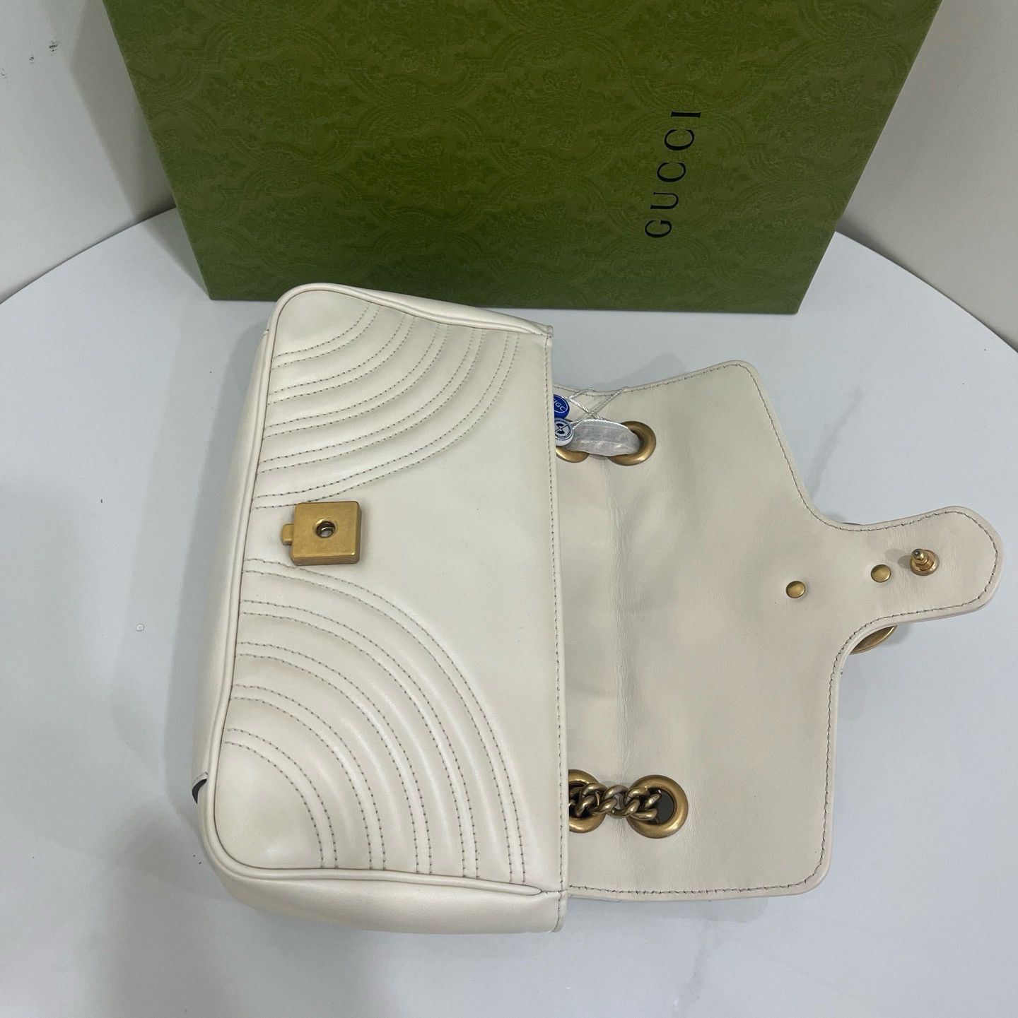 Gucci Gucci GG Marmont Matelasse White Leather Shoulder Bag Size ONE SIZE - 9 Thumbnail