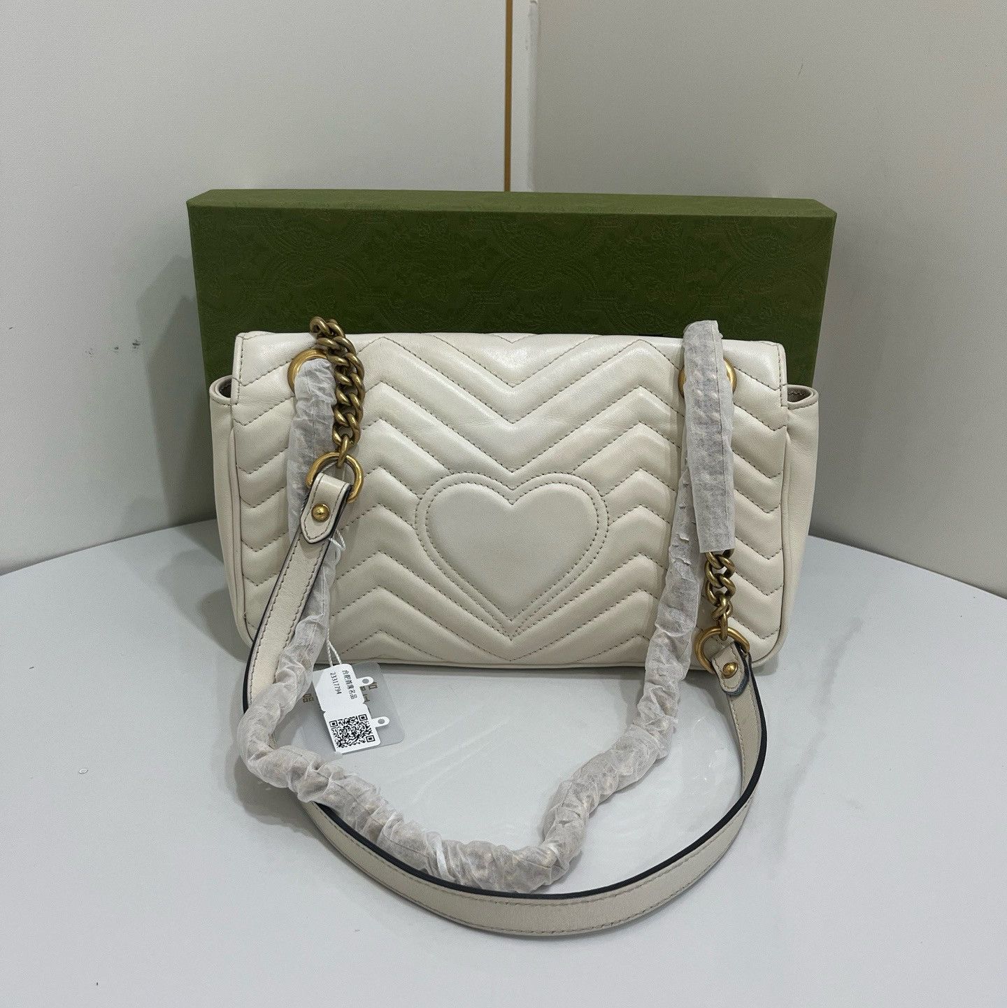 Gucci Gucci GG Marmont Matelasse White Leather Shoulder Bag Size ONE SIZE - 3 Thumbnail