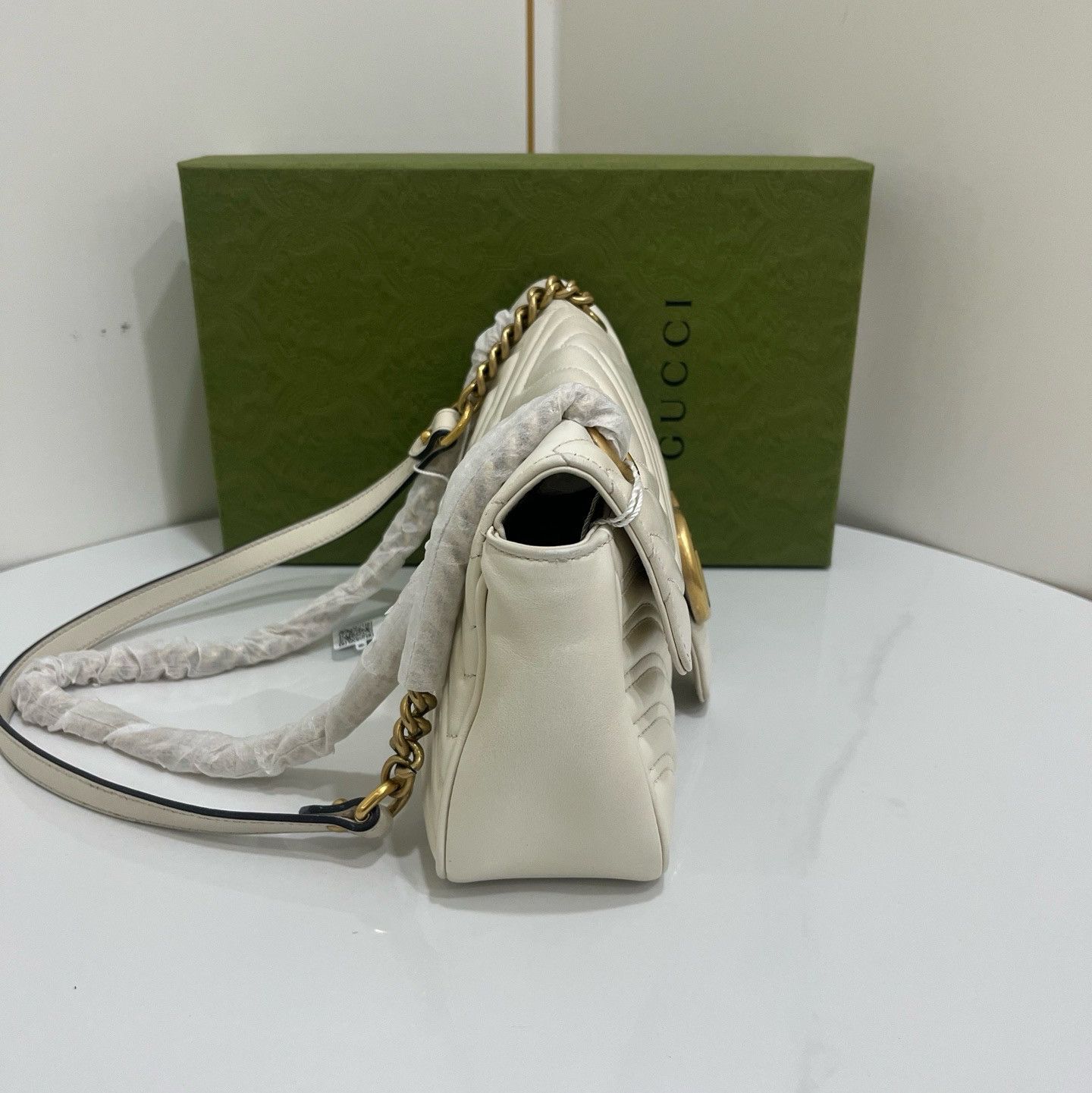 Gucci Gucci GG Marmont Matelasse White Leather Shoulder Bag Size ONE SIZE - 5 Thumbnail