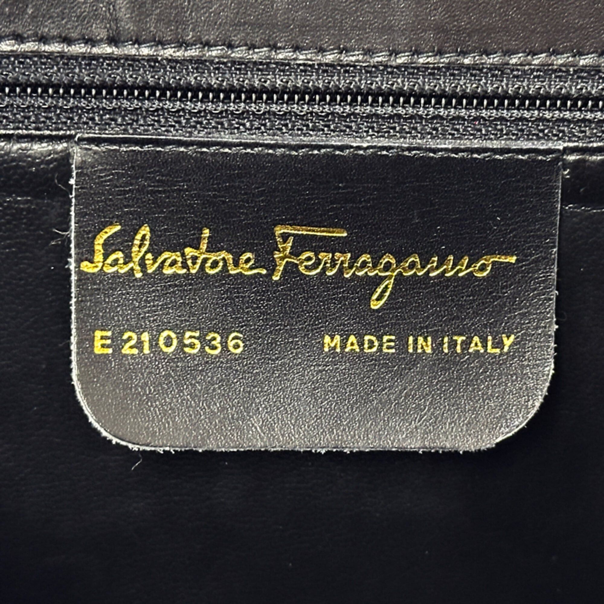 Salvatore Ferragamo Salvatore Ferragamo Ferragamo women's handbag, Gancini design, 2-way, leather, black, shoulder bag. Size ONE SIZE - 5 Thumbnail