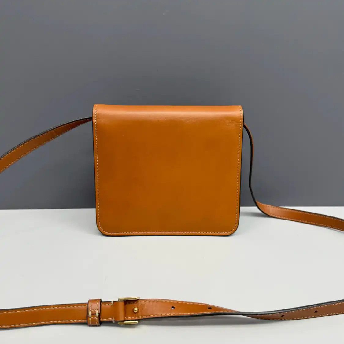 Fendi FENDI Fab brown cowhide leather crossbody bag detachable strap Size ONE SIZE - 2 Thumbnail