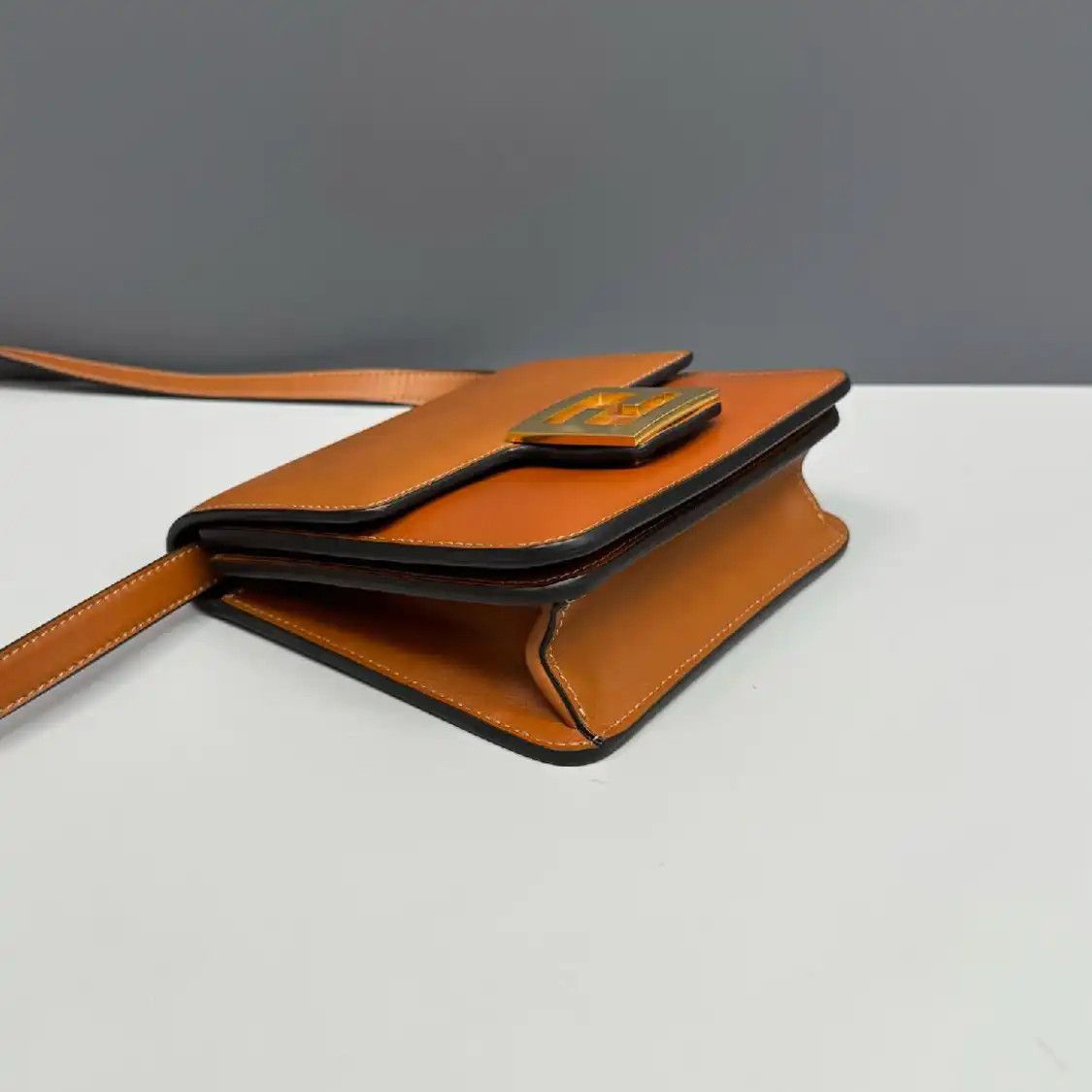 Fendi FENDI Fab brown cowhide leather crossbody bag detachable strap Size ONE SIZE - 3 Thumbnail