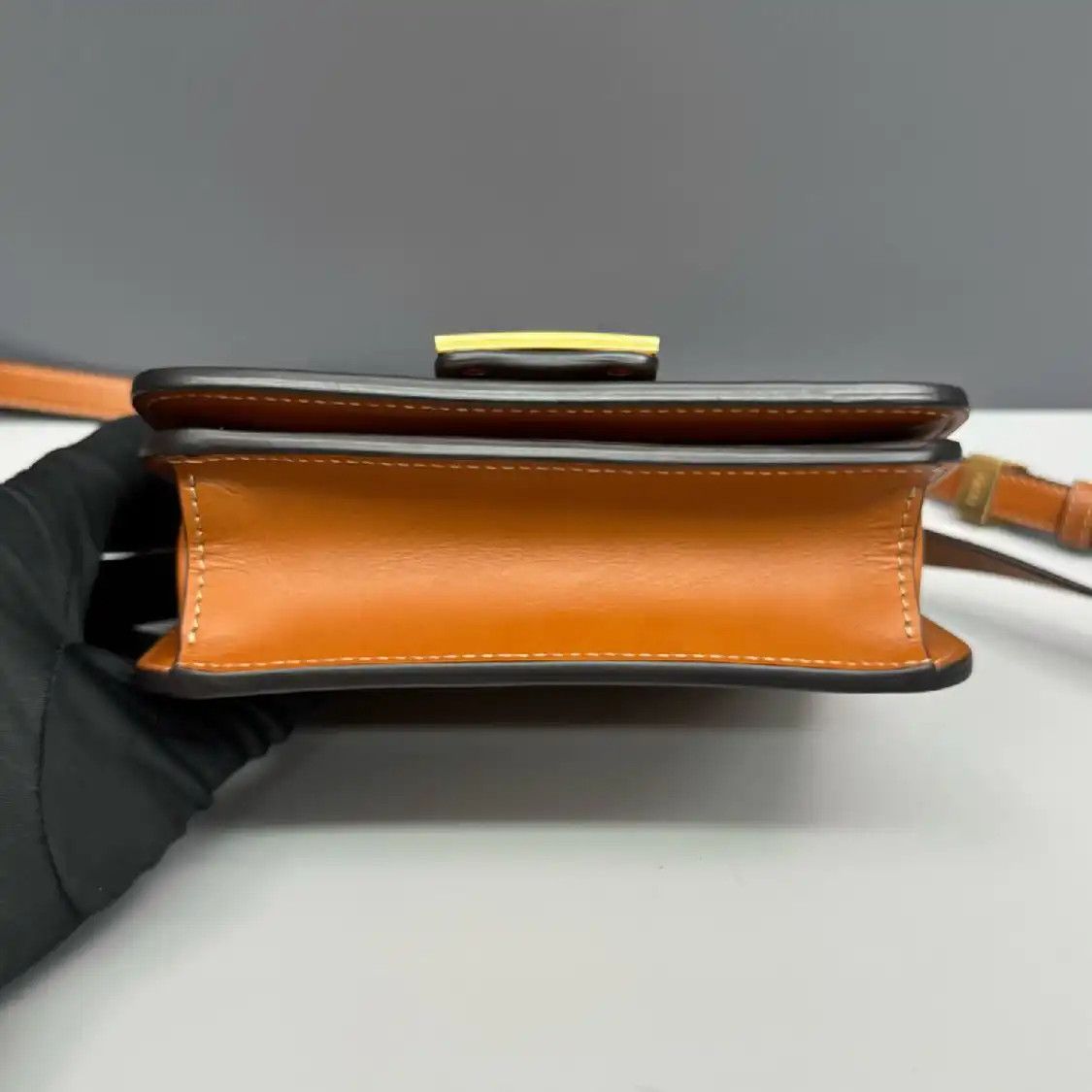 Fendi FENDI Fab brown cowhide leather crossbody bag detachable strap Size ONE SIZE - 5 Thumbnail