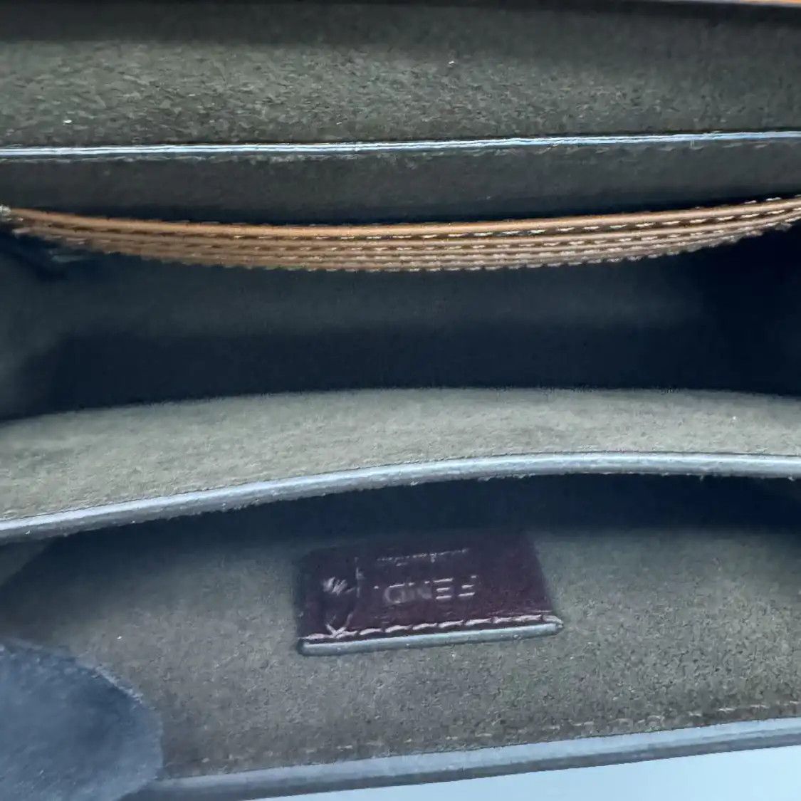 Fendi FENDI Fab brown cowhide leather crossbody bag detachable strap Size ONE SIZE - 8 Thumbnail