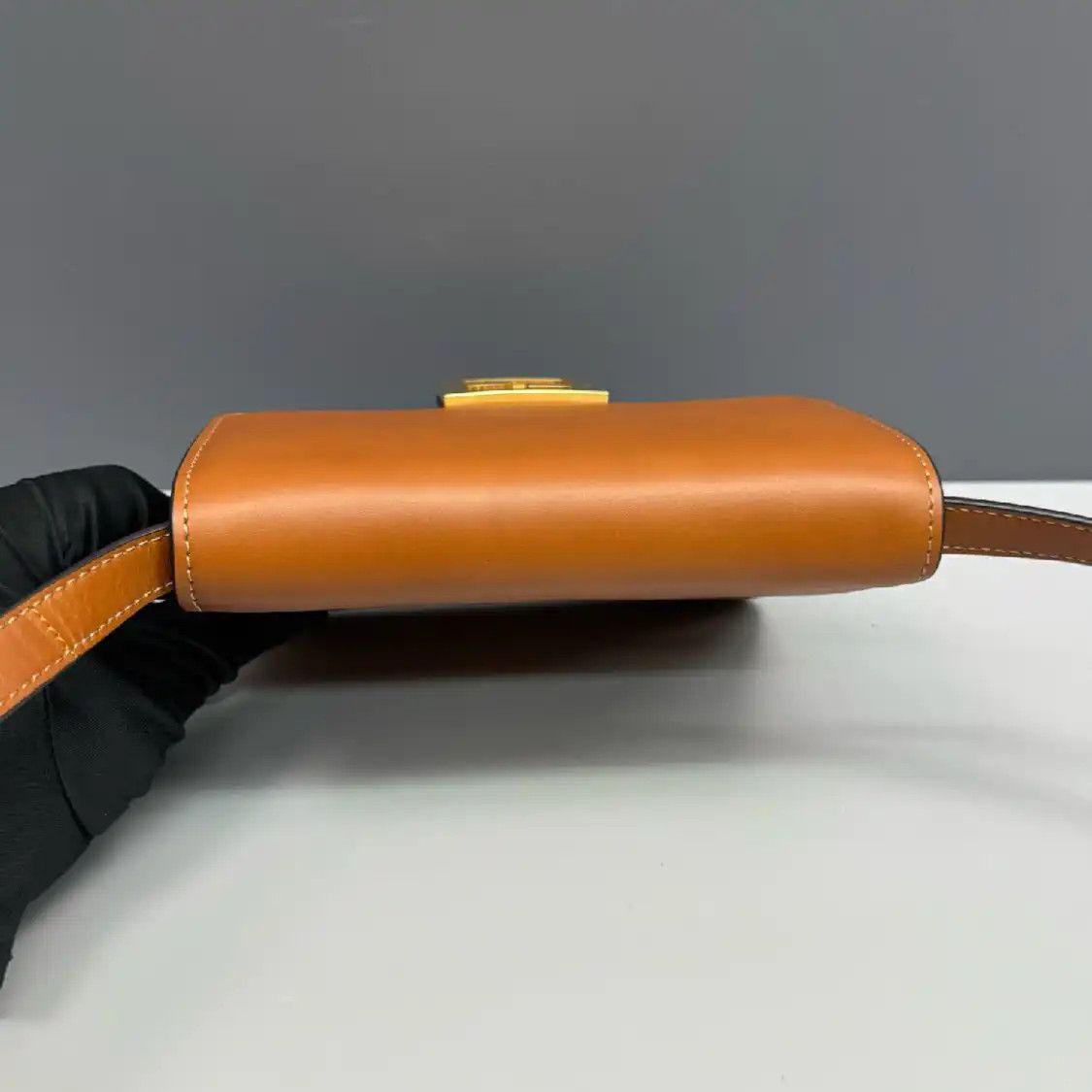 Fendi FENDI Fab brown cowhide leather crossbody bag detachable strap Size ONE SIZE - 6 Thumbnail
