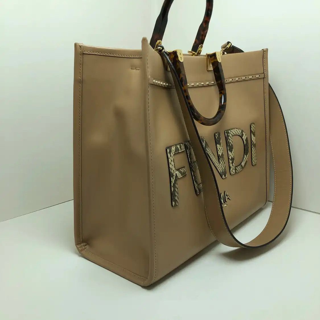 Fendi FENDI Sunshine Medium brown cowhide leather handbag Size ONE SIZE - 8 Thumbnail