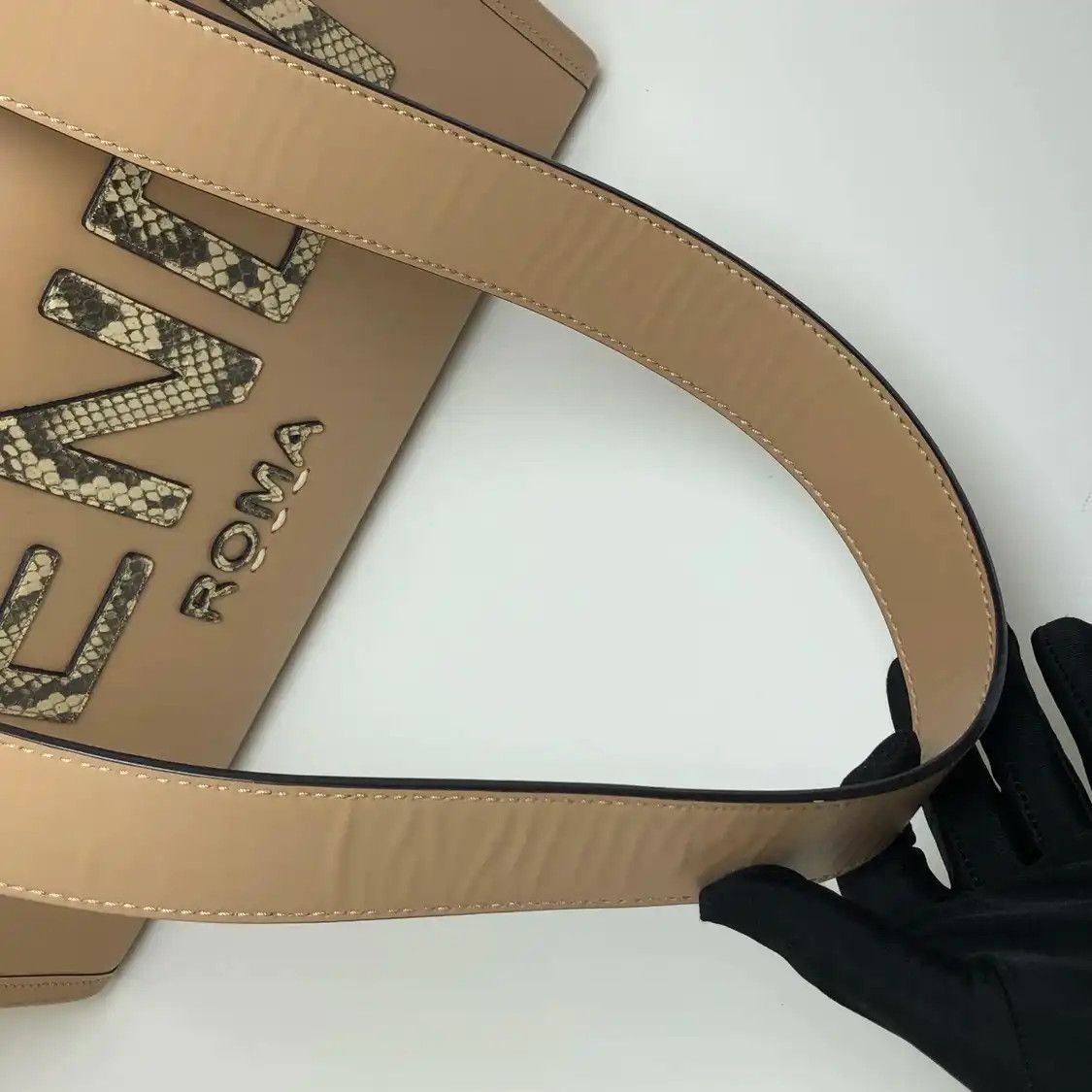 Fendi FENDI Sunshine Medium brown cowhide leather handbag Size ONE SIZE - 10 Thumbnail
