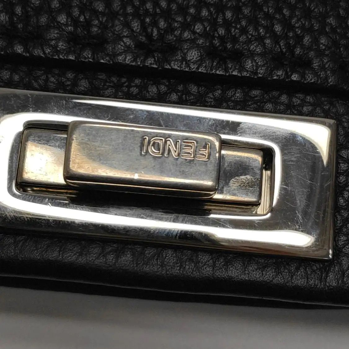 Fendi FENDI Peekaboo Essential black cowhide leather shoulder bag handbag silver hardw Size ONE SIZE - 9 Thumbnail