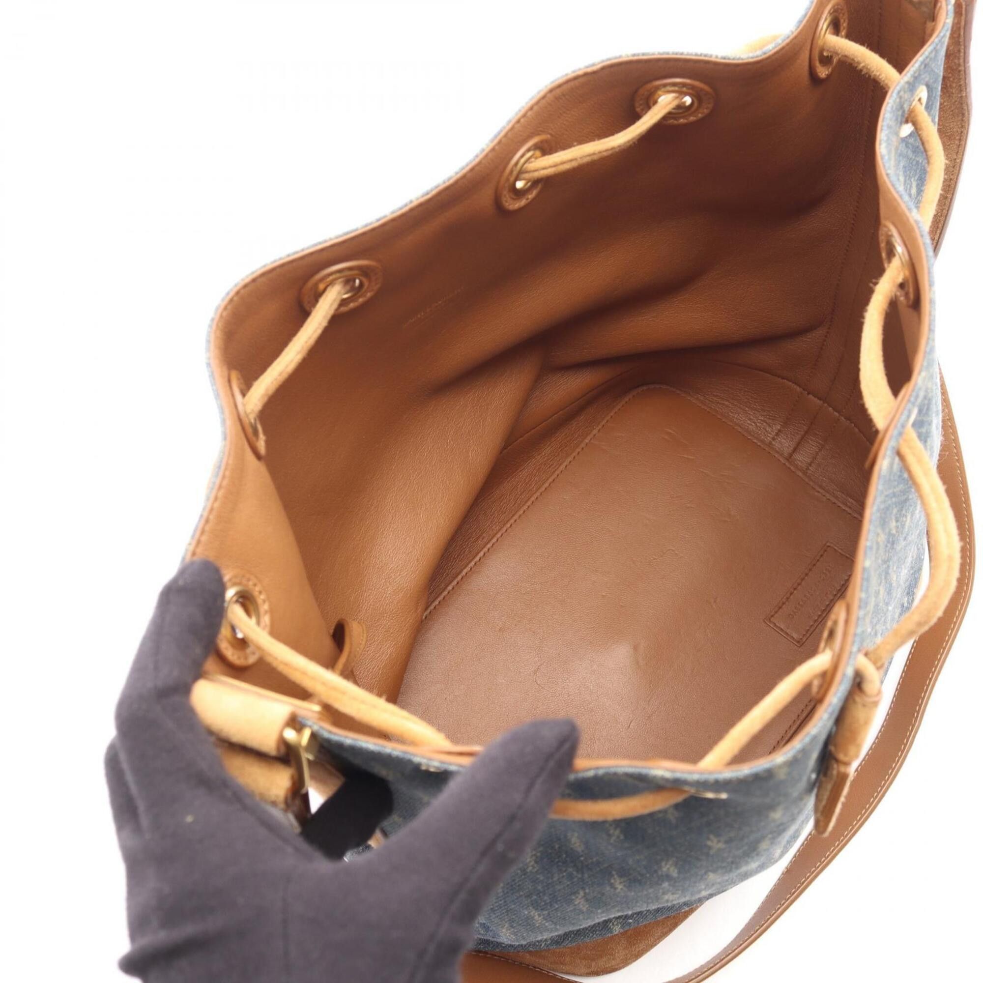Yves Saint Laurent Yves Saint Laurent Saint Laurent Paris Le Monogram Bucket Bag, Shoulder Handbag, Denim Suede, Women's, Navy/Brown, 568606 Size ONE SIZE - 3 Thumbnail