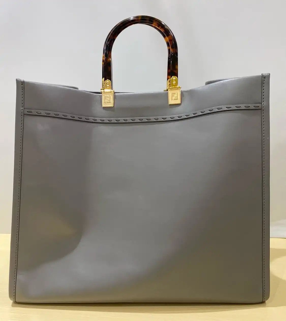 Fendi FENDI Sunshine Large grey cowhide leather embossed handbag Size ONE SIZE - 4 Thumbnail