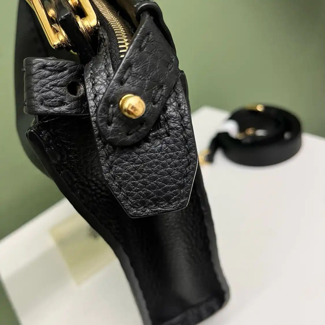 Fendi FENDI Peekaboo mini black cowhide leather crossbody bag gold hardware detachable Size ONE SIZE - 6 Thumbnail
